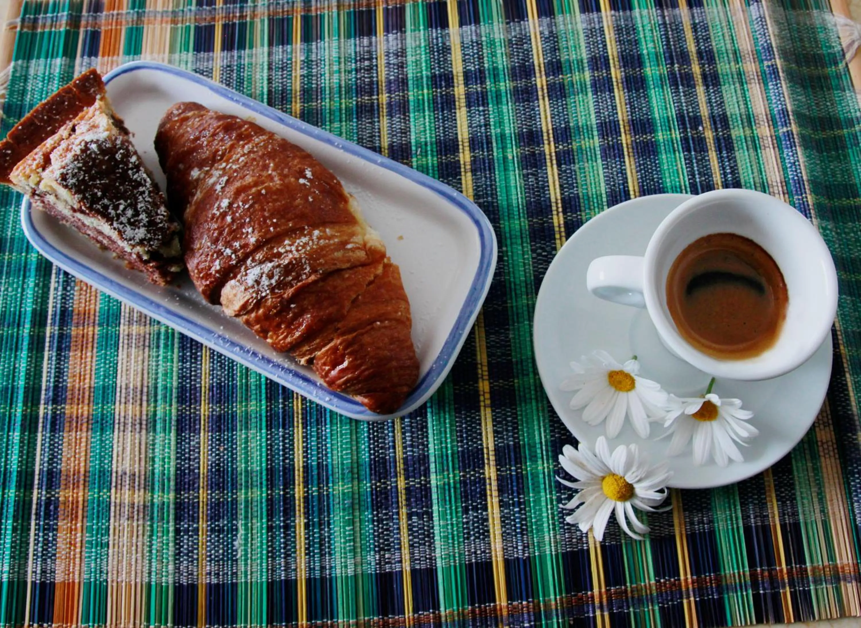 Restaurant/places to eat in Medimare Residence Club