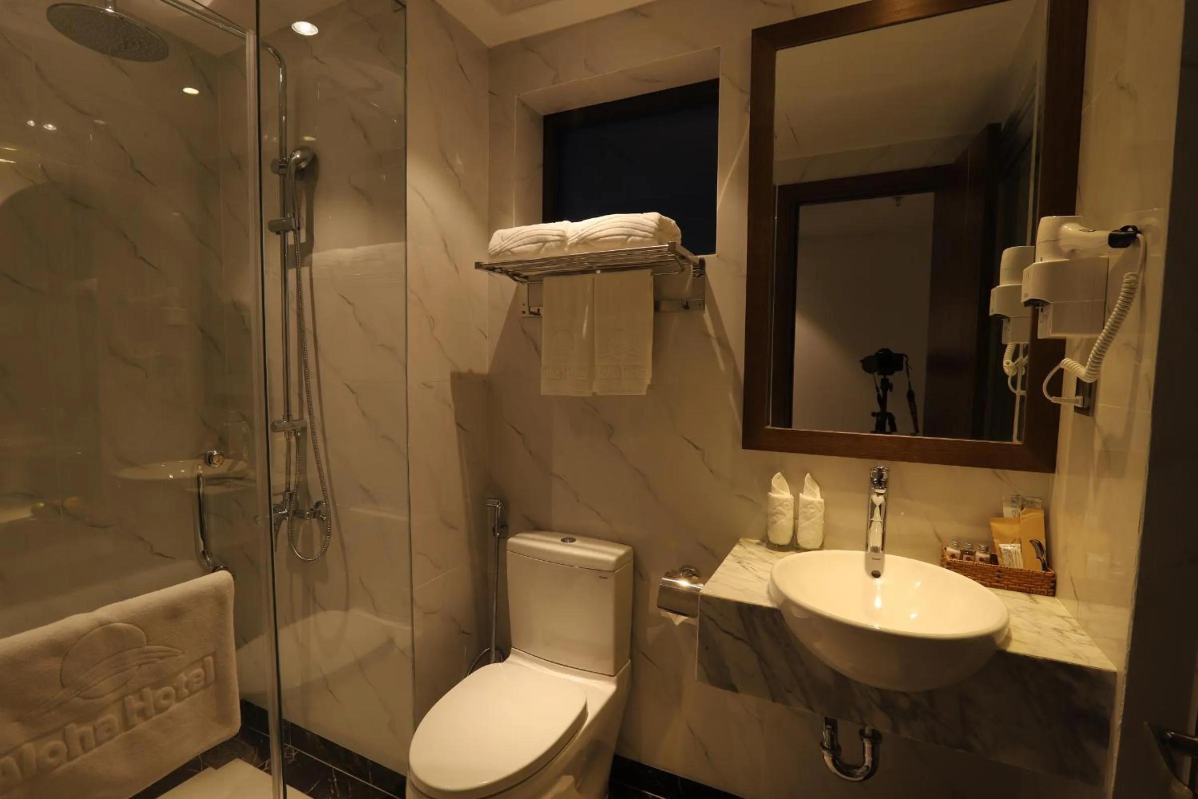 Shower in Aloha Hotel Nha Trang