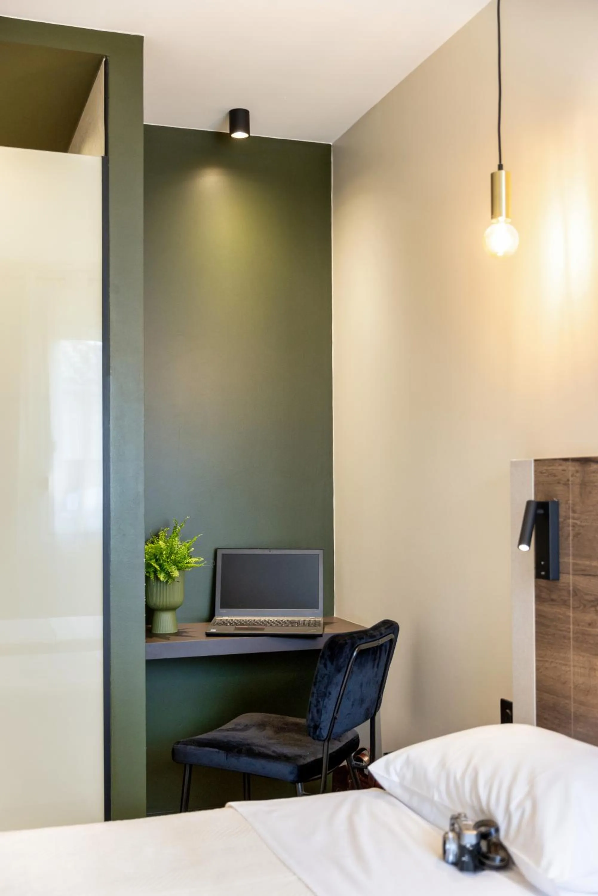 Seating area, Bed in Le Trèfle