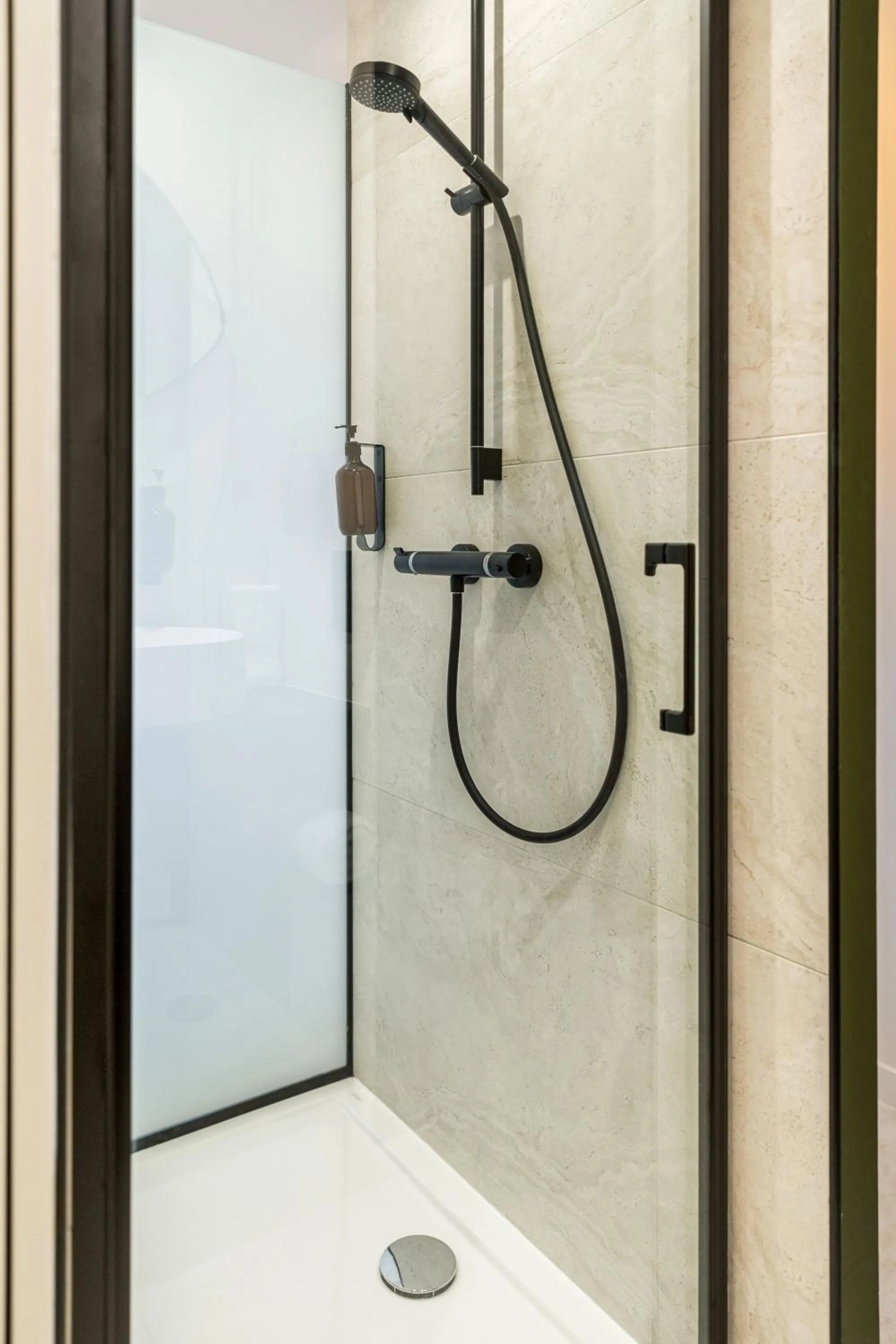 Shower in Le Trèfle