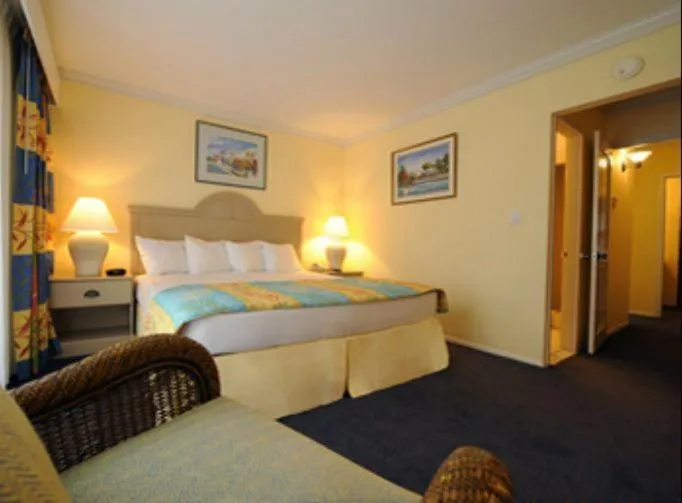 Bed in Bay View Suites Paradise Island