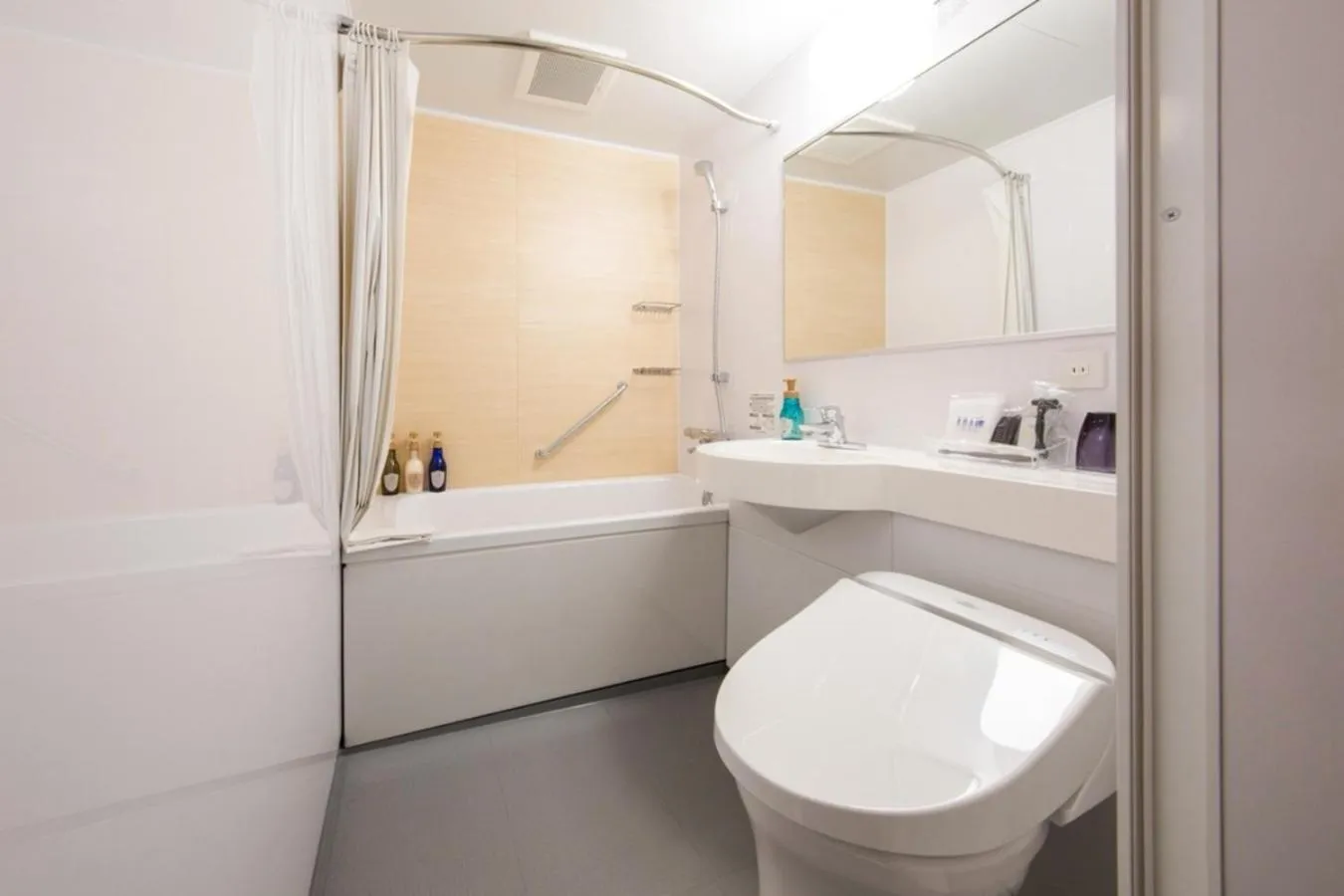 Shower in Shizutetsu Hotel Prezio Kyoto Karasumaoike