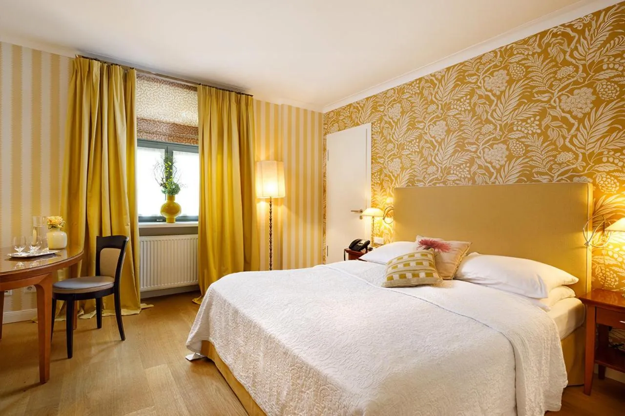 Photo of the whole room, Bed in Hotel Goliath am Dom