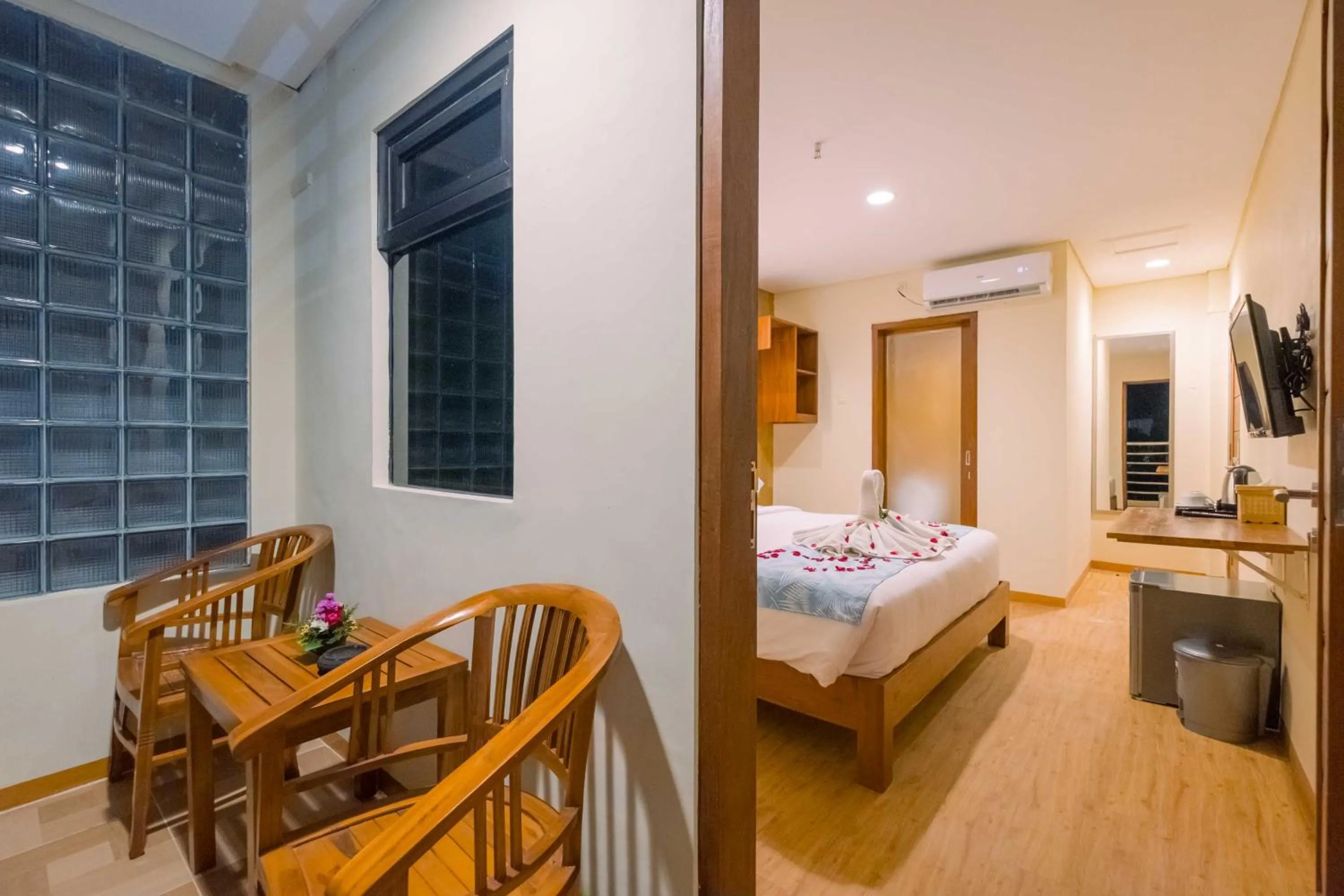 Balcony/Terrace, Bed in Caroline Guest House