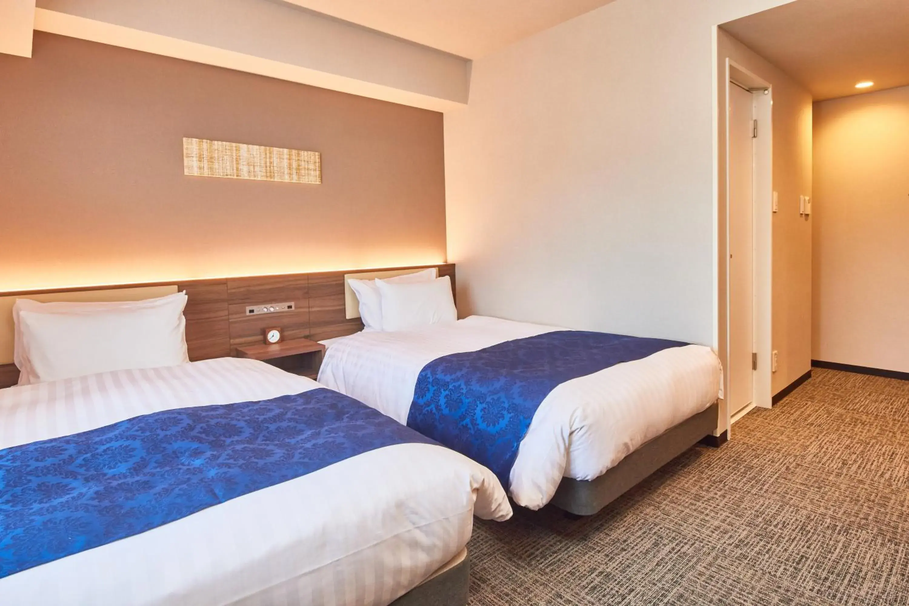 Twin Room with Castle View - Non-Smoking in &and COMFY HOTEL Kumamoto Jo View Twin Room with Castle View - Non-Smoking in &and COMFY HOTEL Kumamoto Jo View