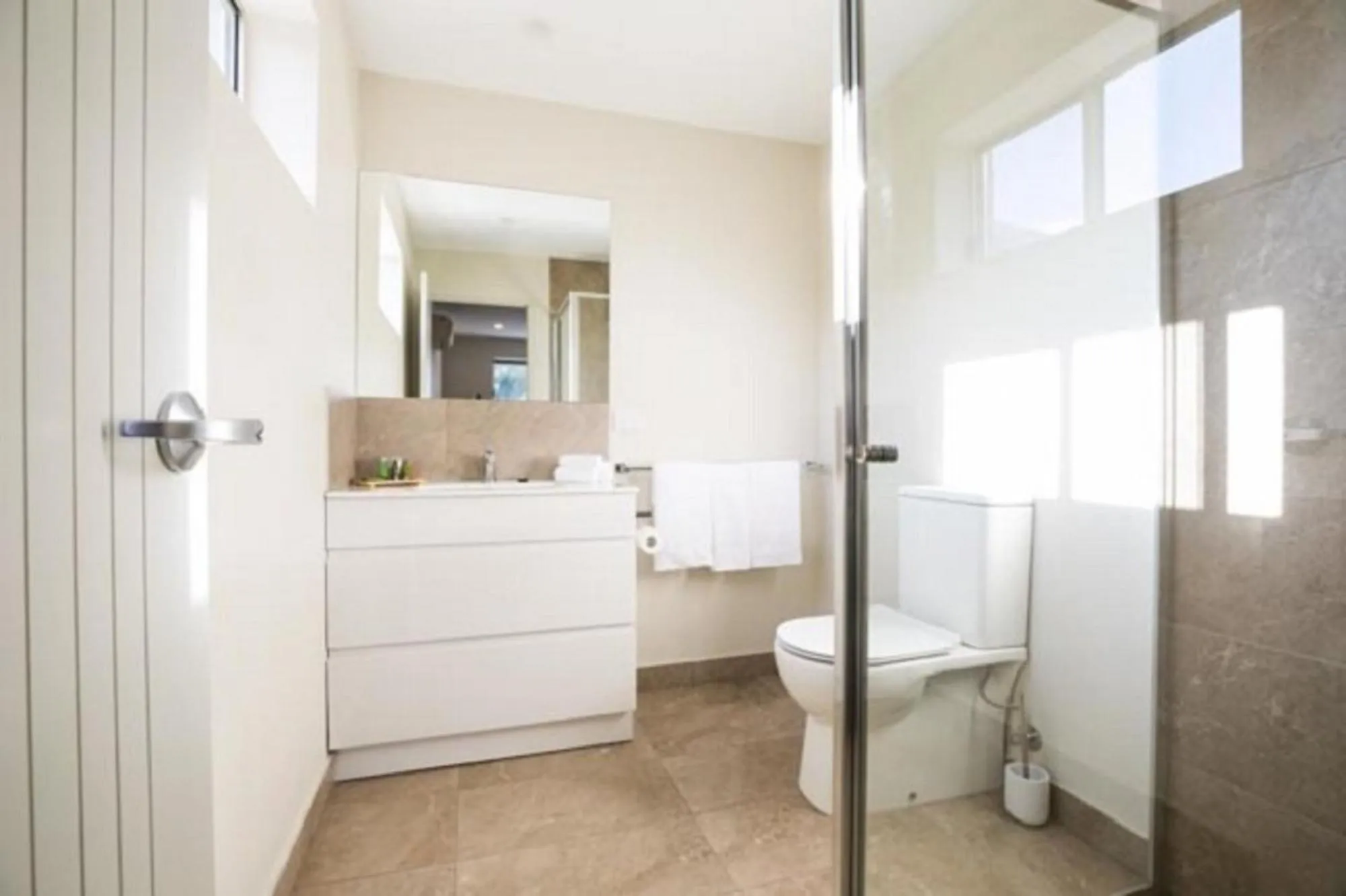 Bathroom in Heathcote Inn