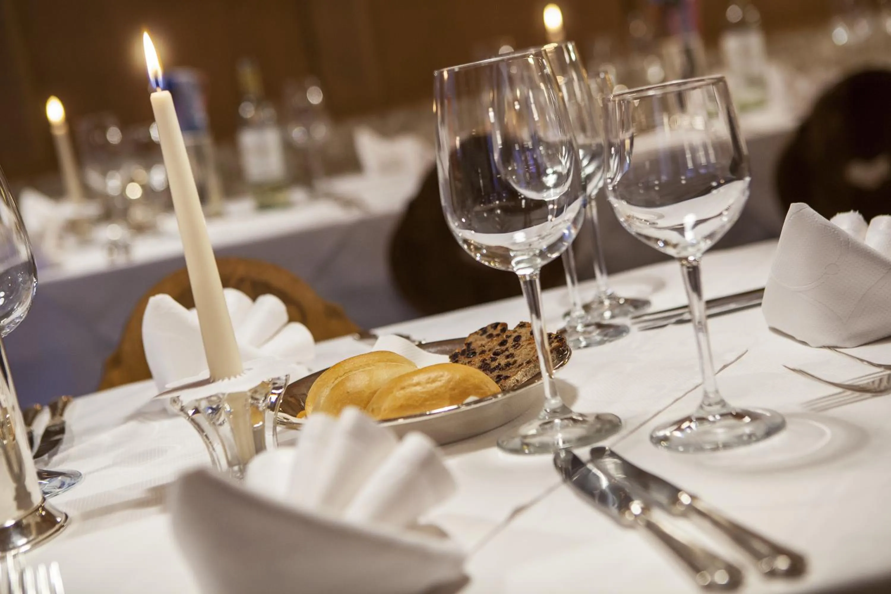 Restaurant/places to eat in Hotel Ingram