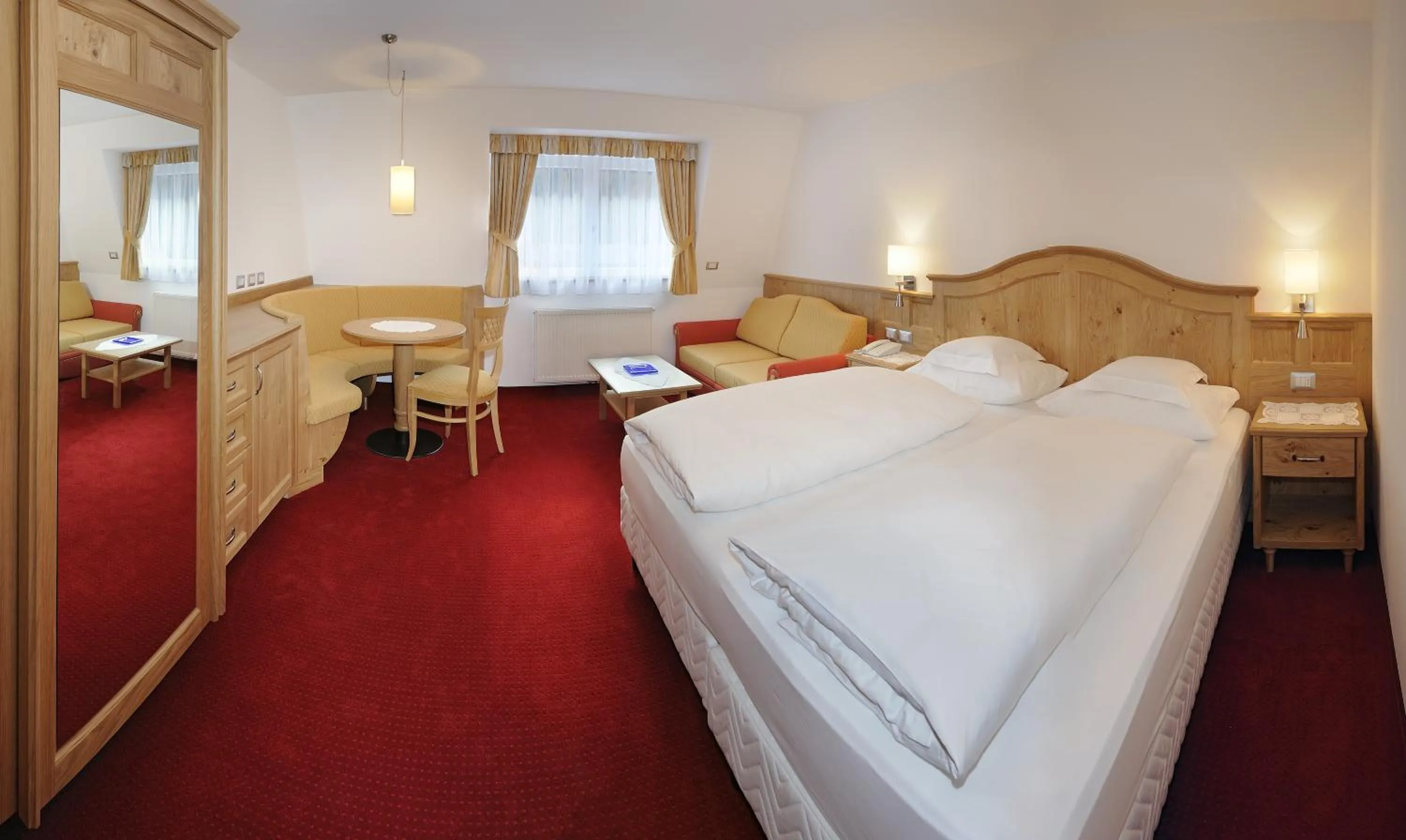Photo of the whole room, Bed in Hotel Ingram