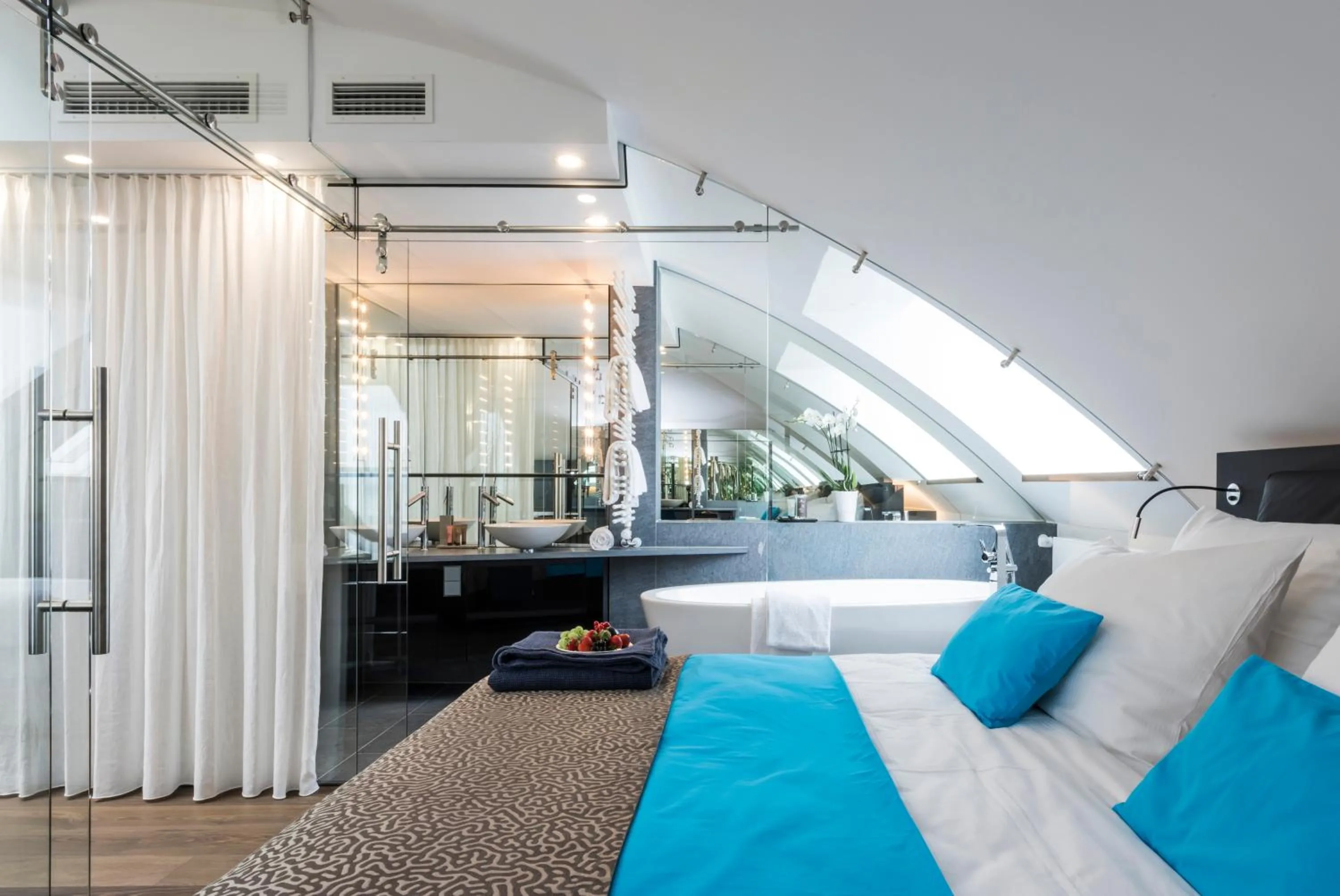 Photo of the whole room, Bed in SEEhotel Friedrichshafen