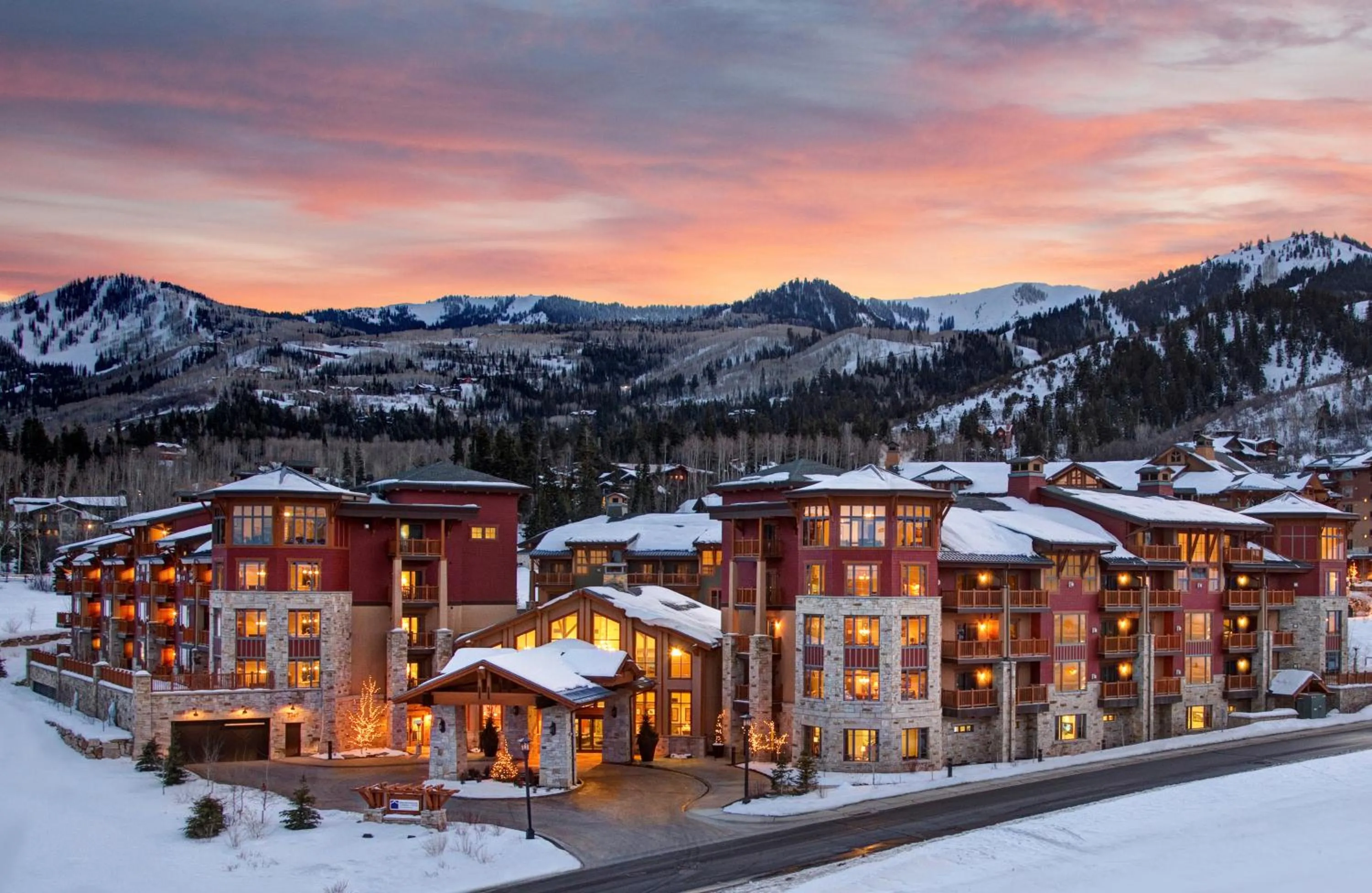 Property building in Hilton Grand Vacations Club Sunrise Lodge Park City