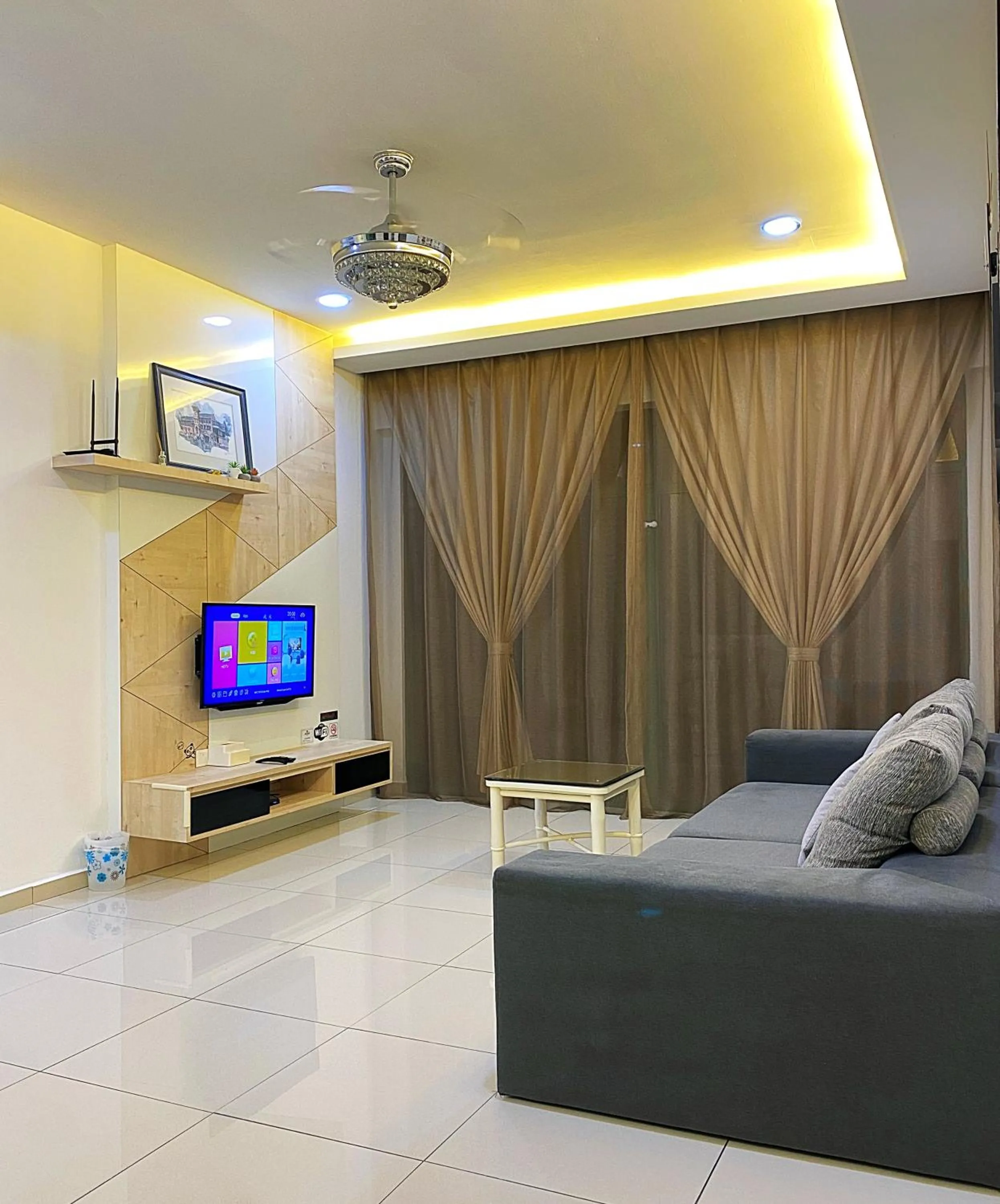 TV and multimedia in Amadel Residence 爱媄德民宿 13