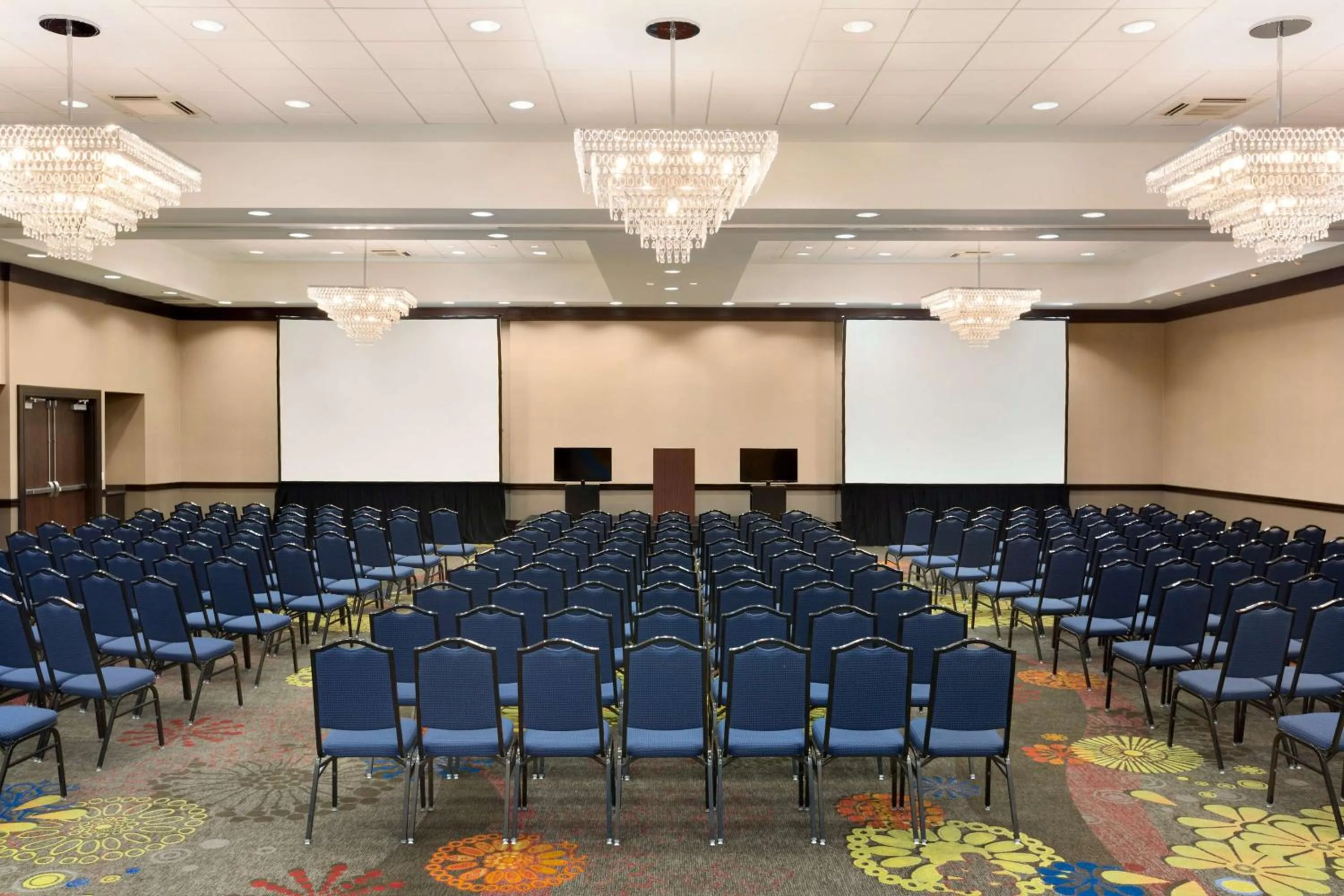 Meeting/conference room in Hilton Garden Inn Houston NW America Plaza