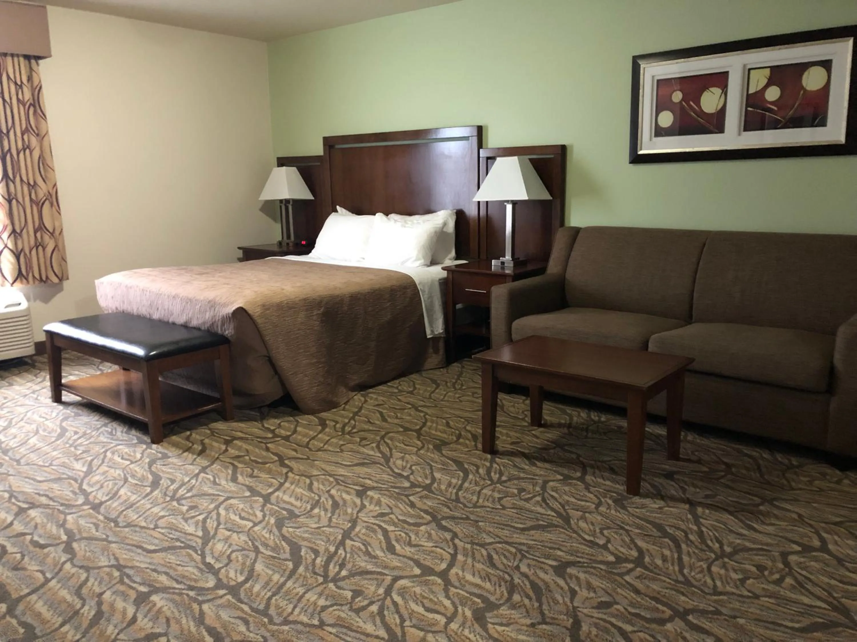 Living room in Aspen Suites Hotel Anchorage