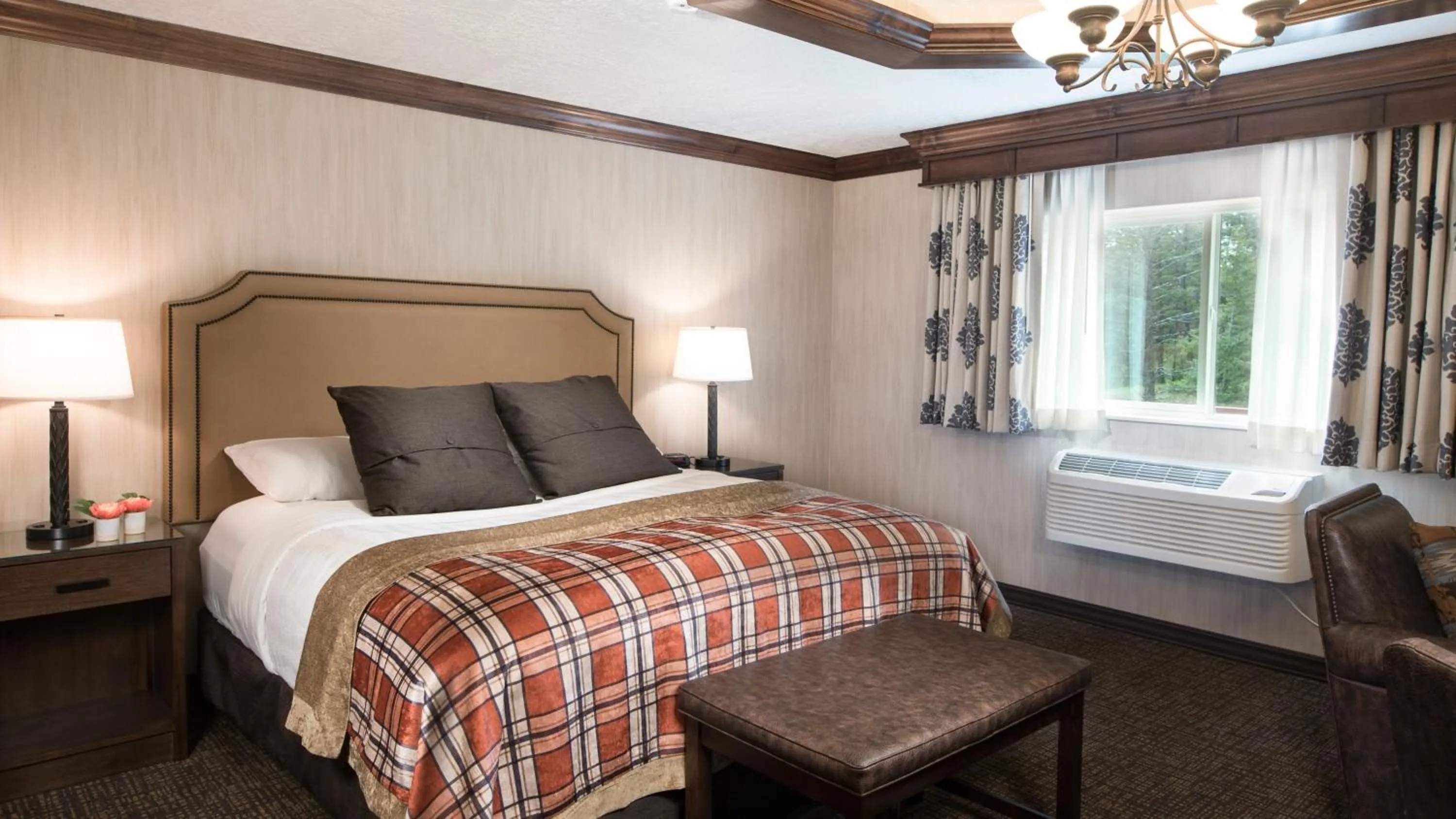 Bed in Best Western Plus Flathead Lake Inn and Suites