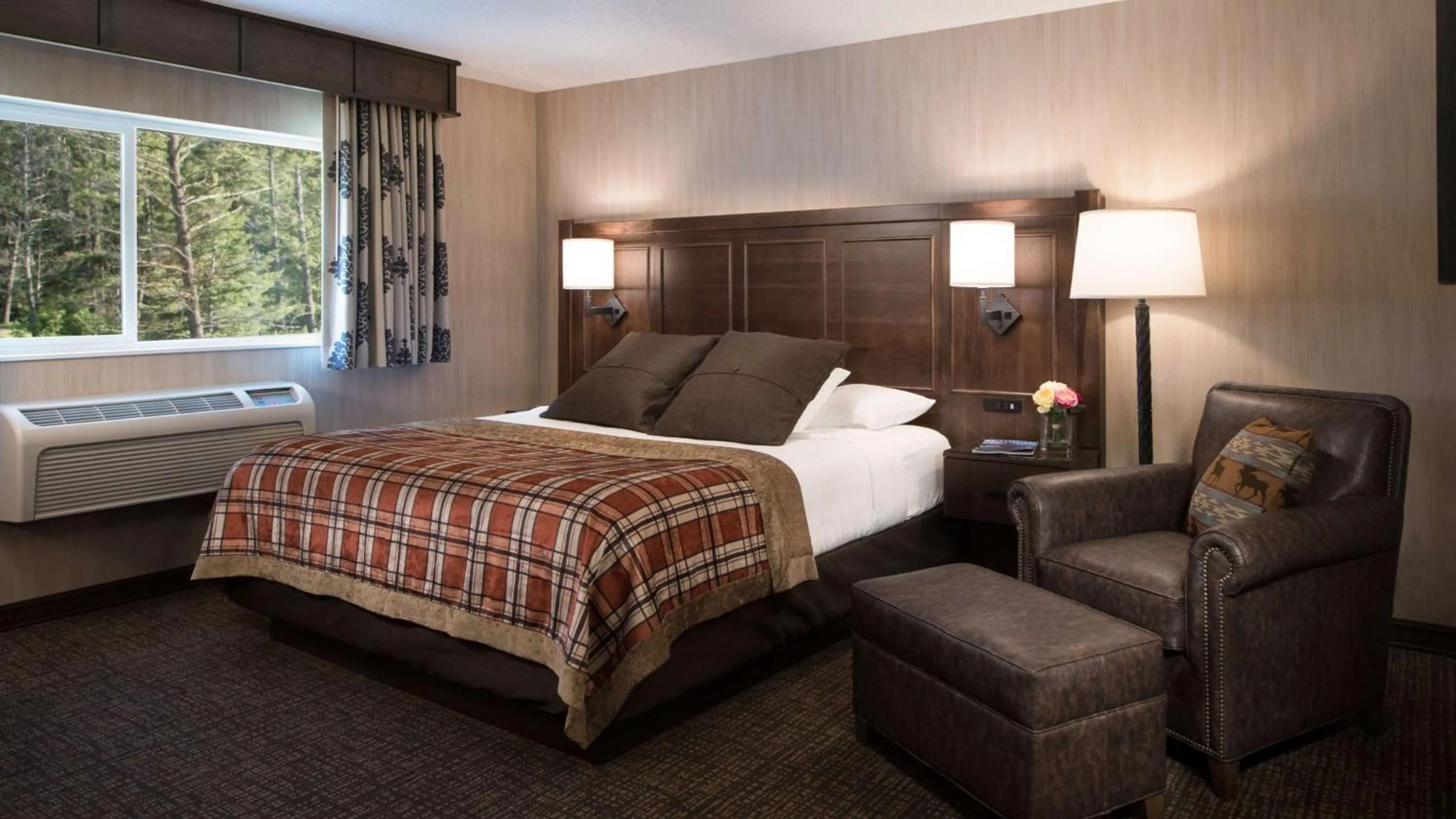 Bed in Best Western Plus Flathead Lake Inn and Suites