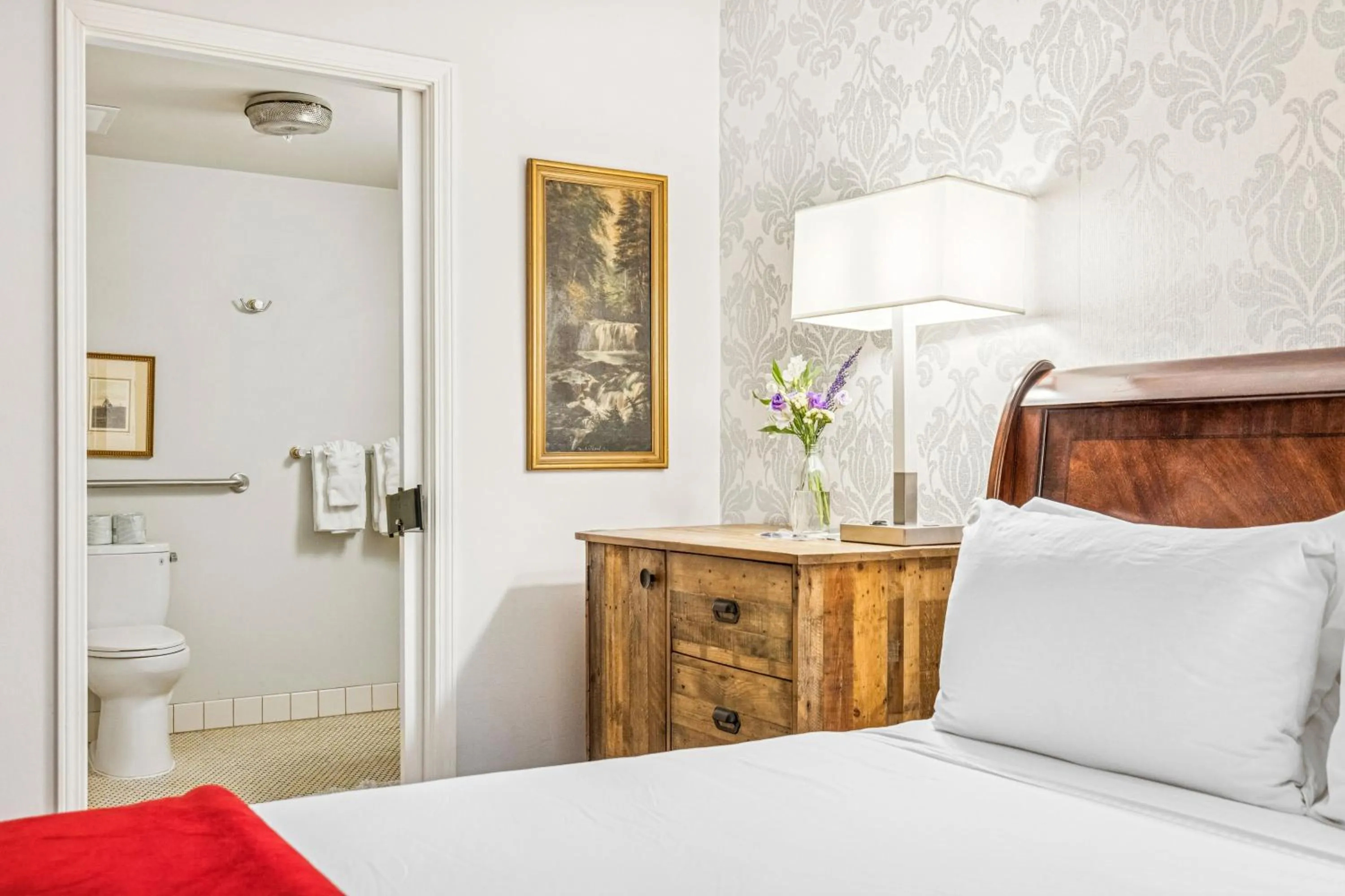 Bed in Mirabelle Inn