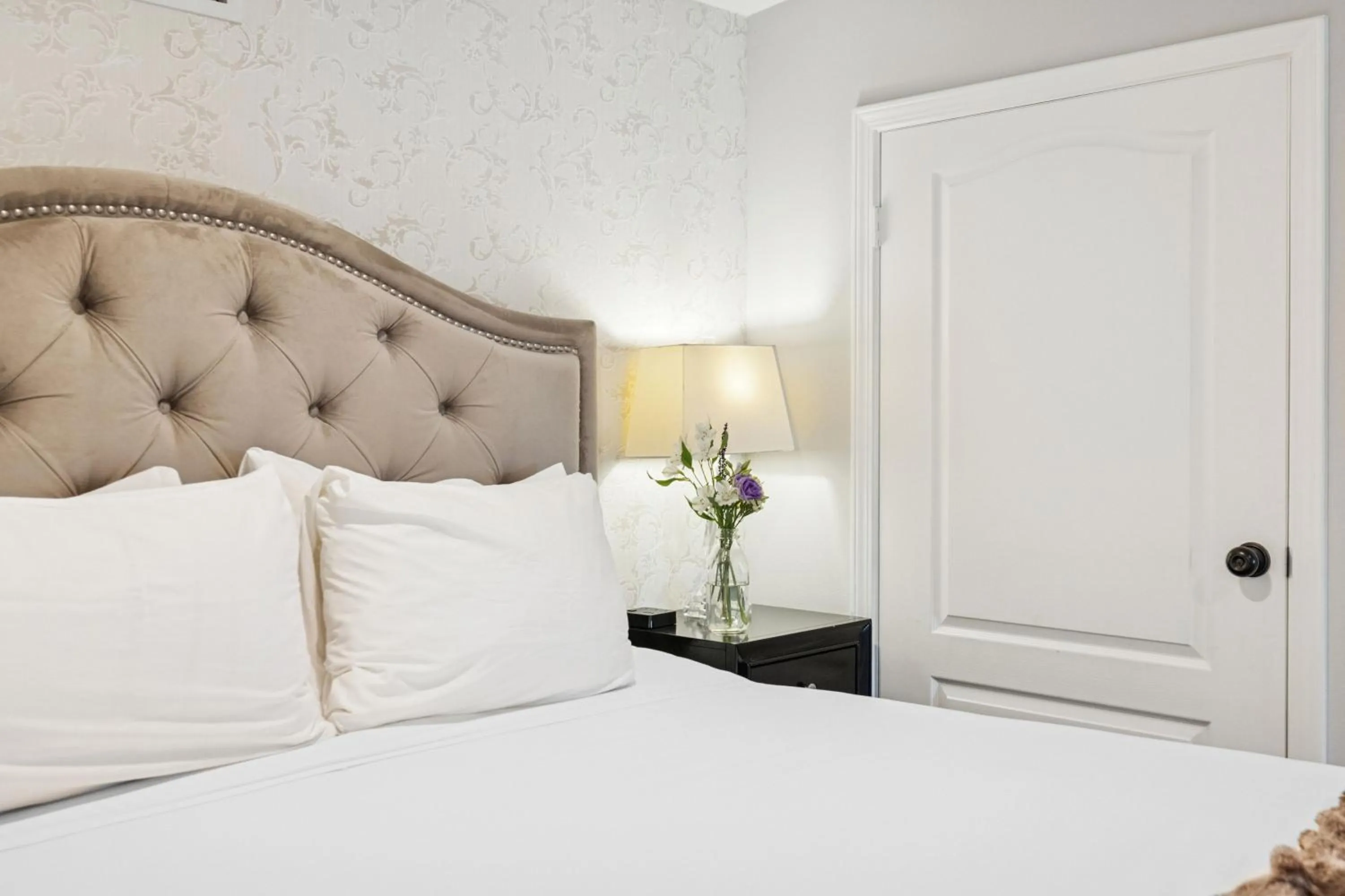 Bed in Mirabelle Inn