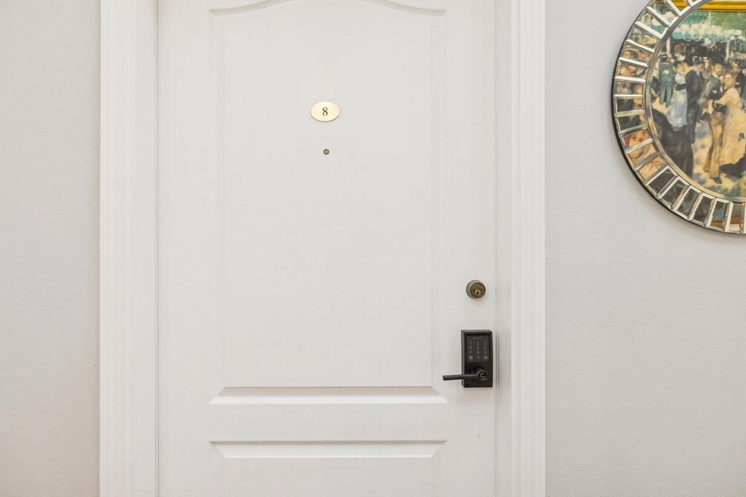 Facade/entrance in Mirabelle Inn