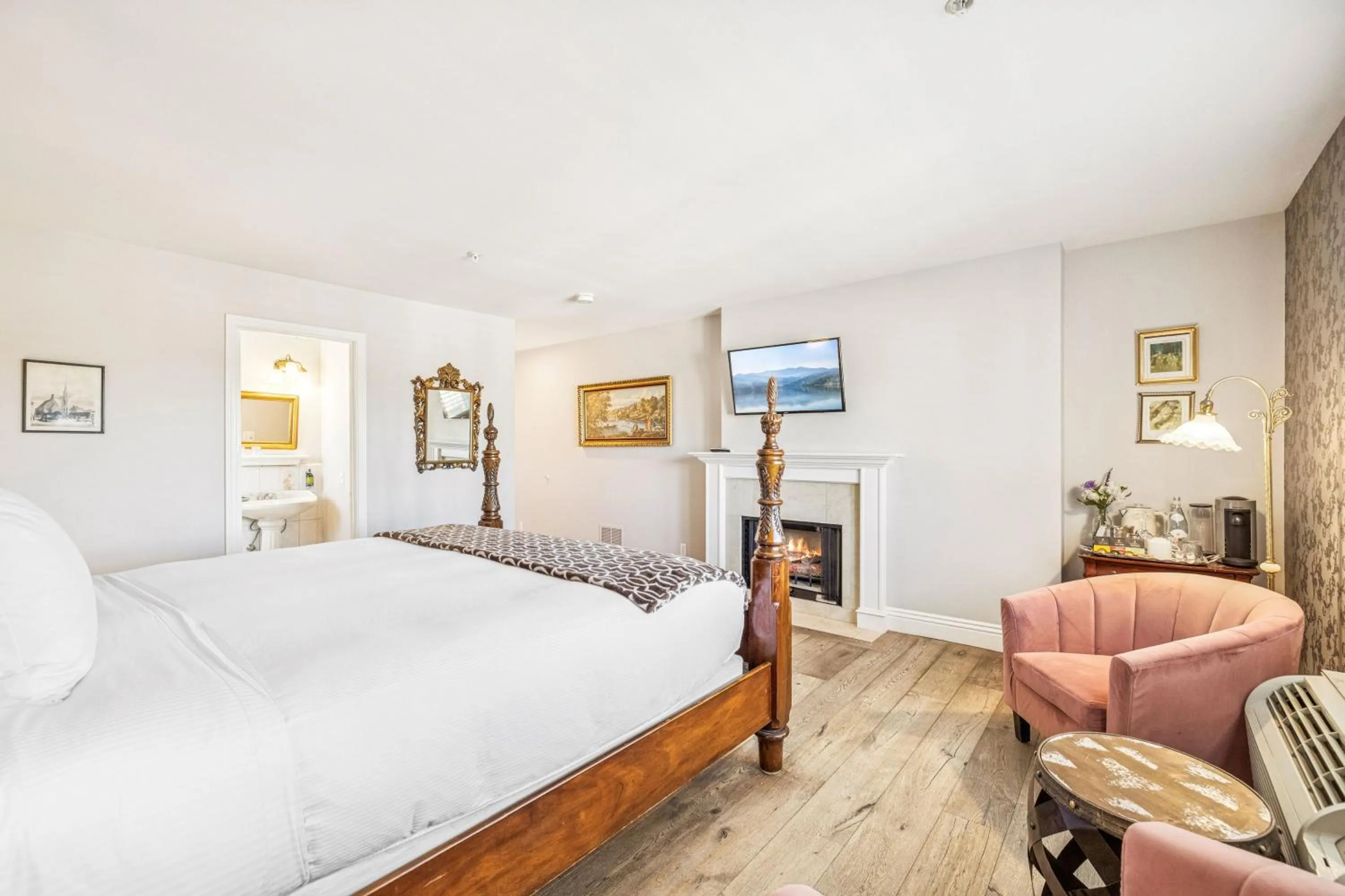 Bed in Mirabelle Inn