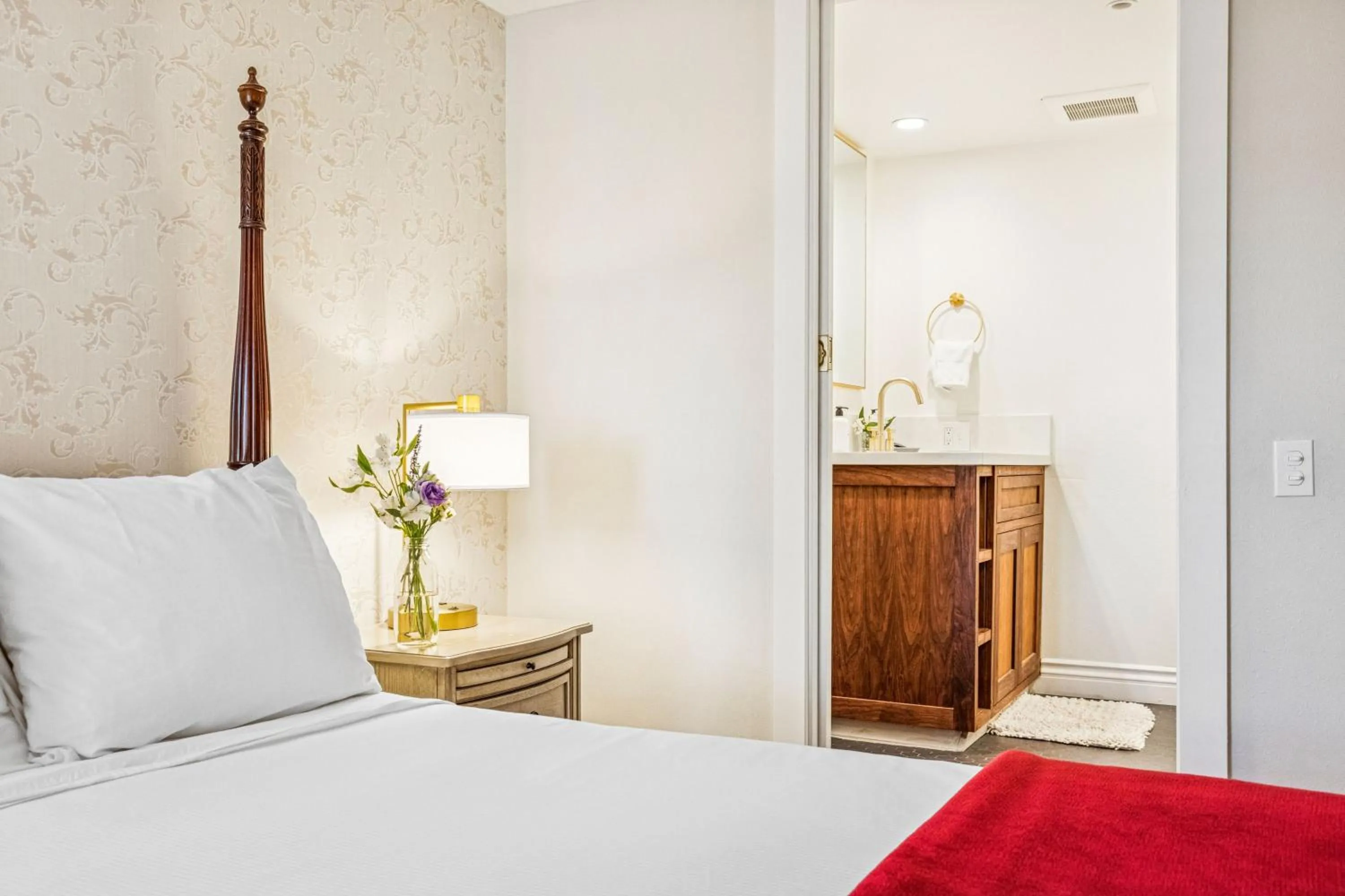 Bed in Mirabelle Inn