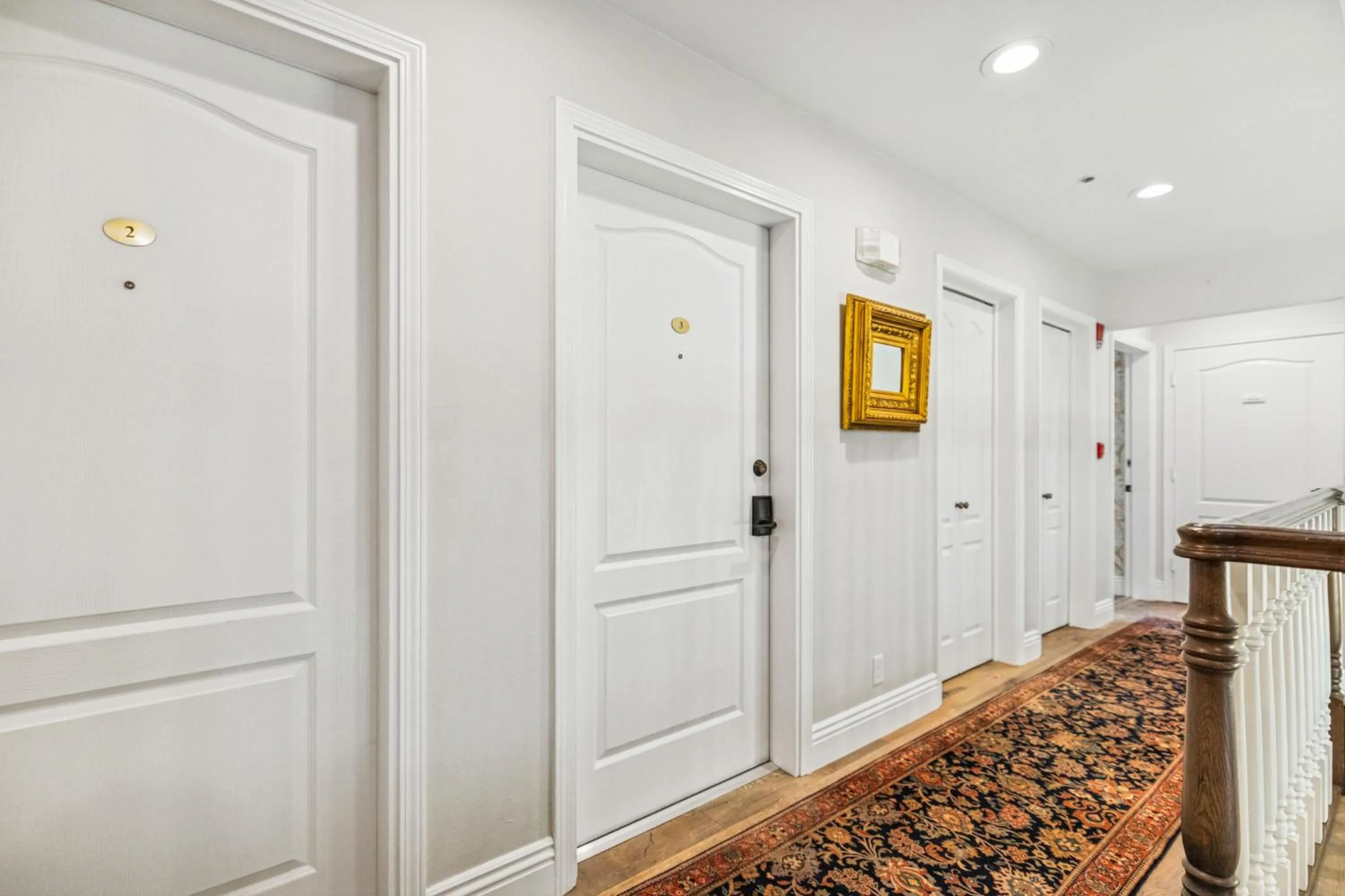 Facade/entrance in Mirabelle Inn