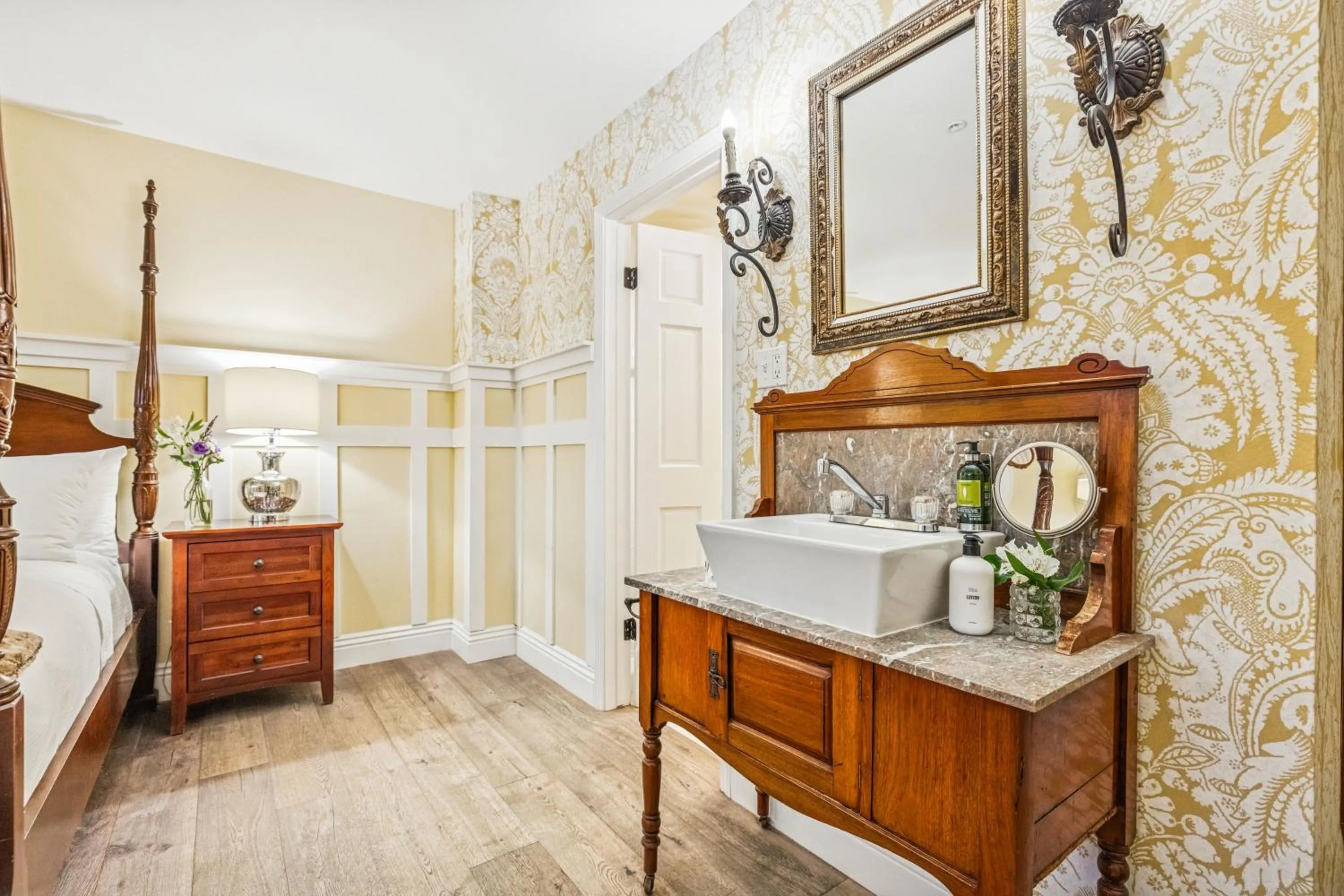 Bed in Mirabelle Inn