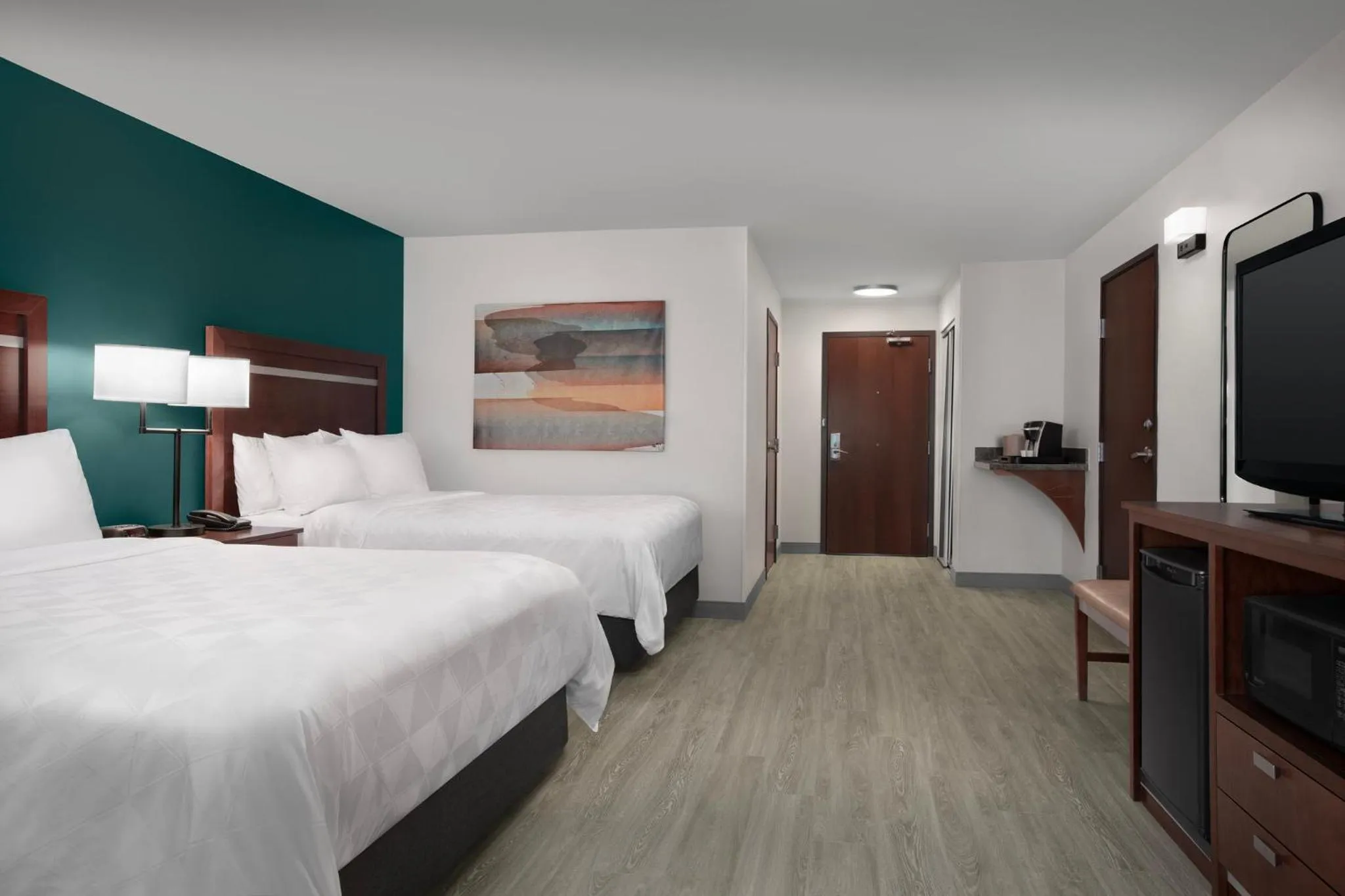 Photo of the whole room, Bed in Holiday Inn & Suites Durango Downtown by IHG