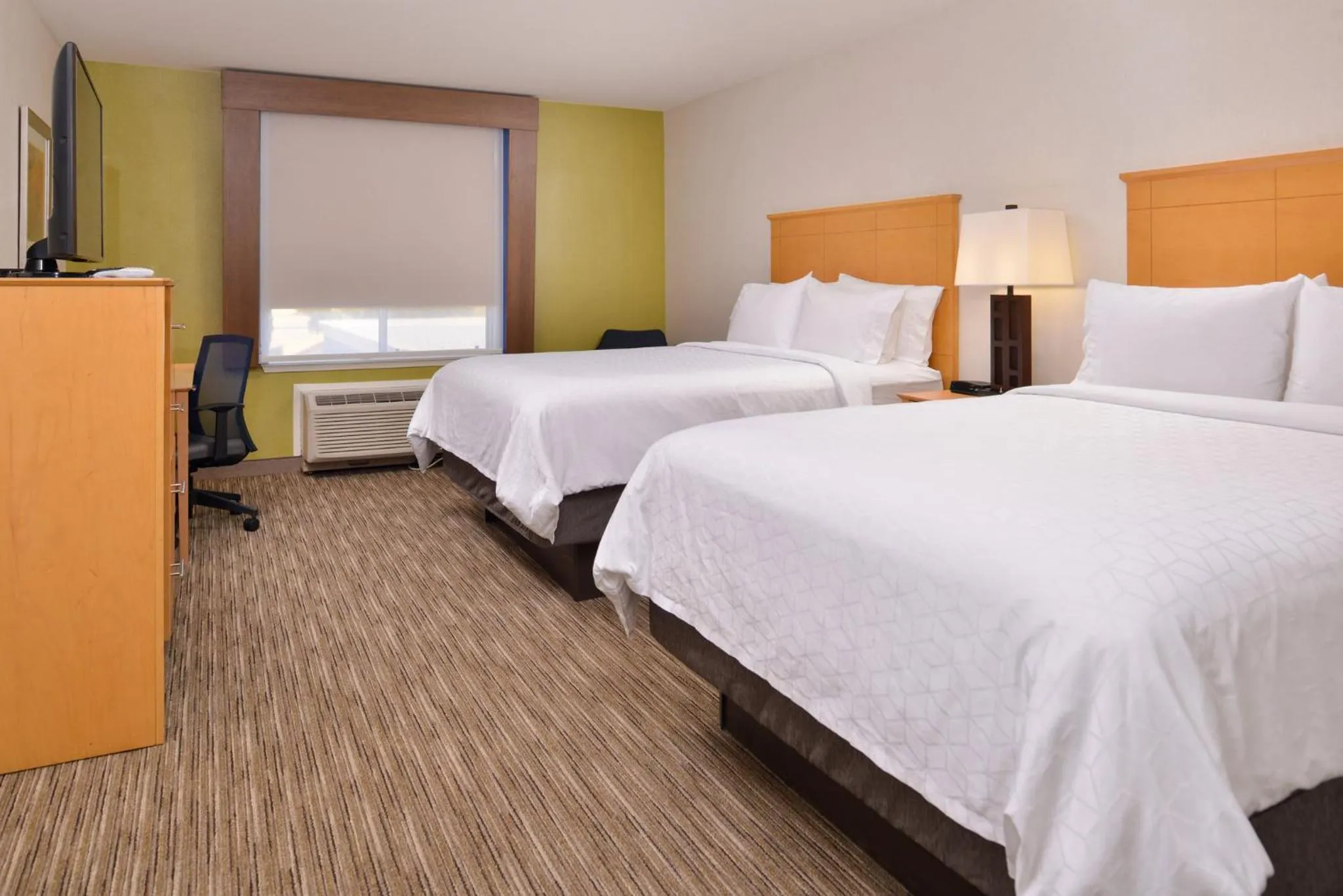 Photo of the whole room, Bed in Holiday Inn Express Stockton Southeast by IHG