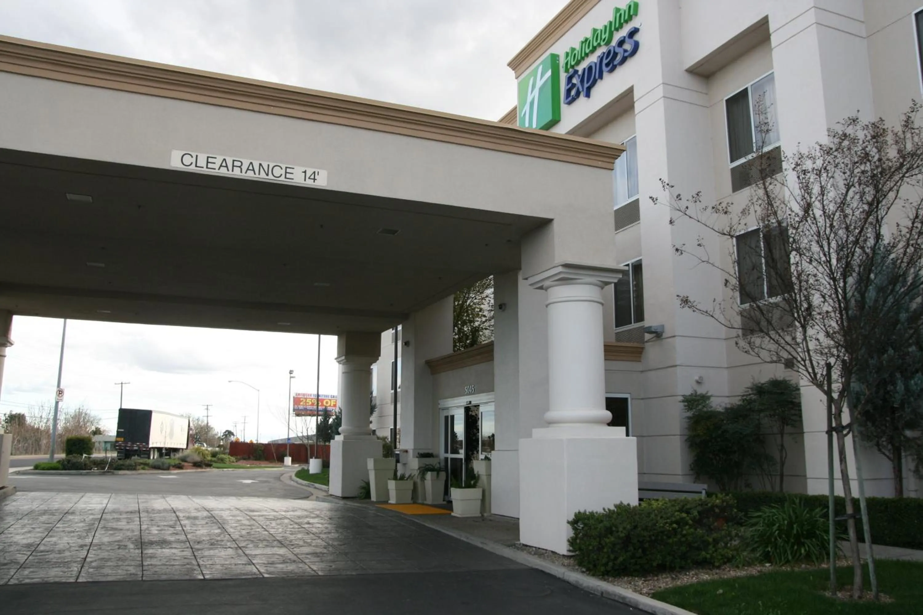 Property building in Holiday Inn Express Stockton Southeast by IHG
