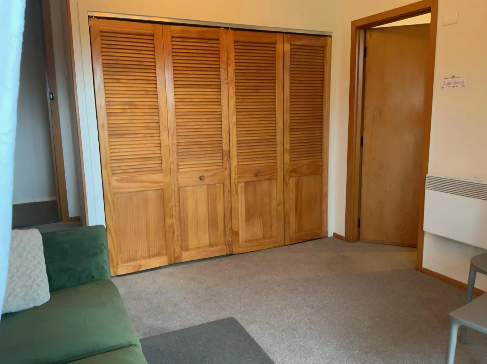 Kitchen or kitchenette in Brook House B&B & Cottages