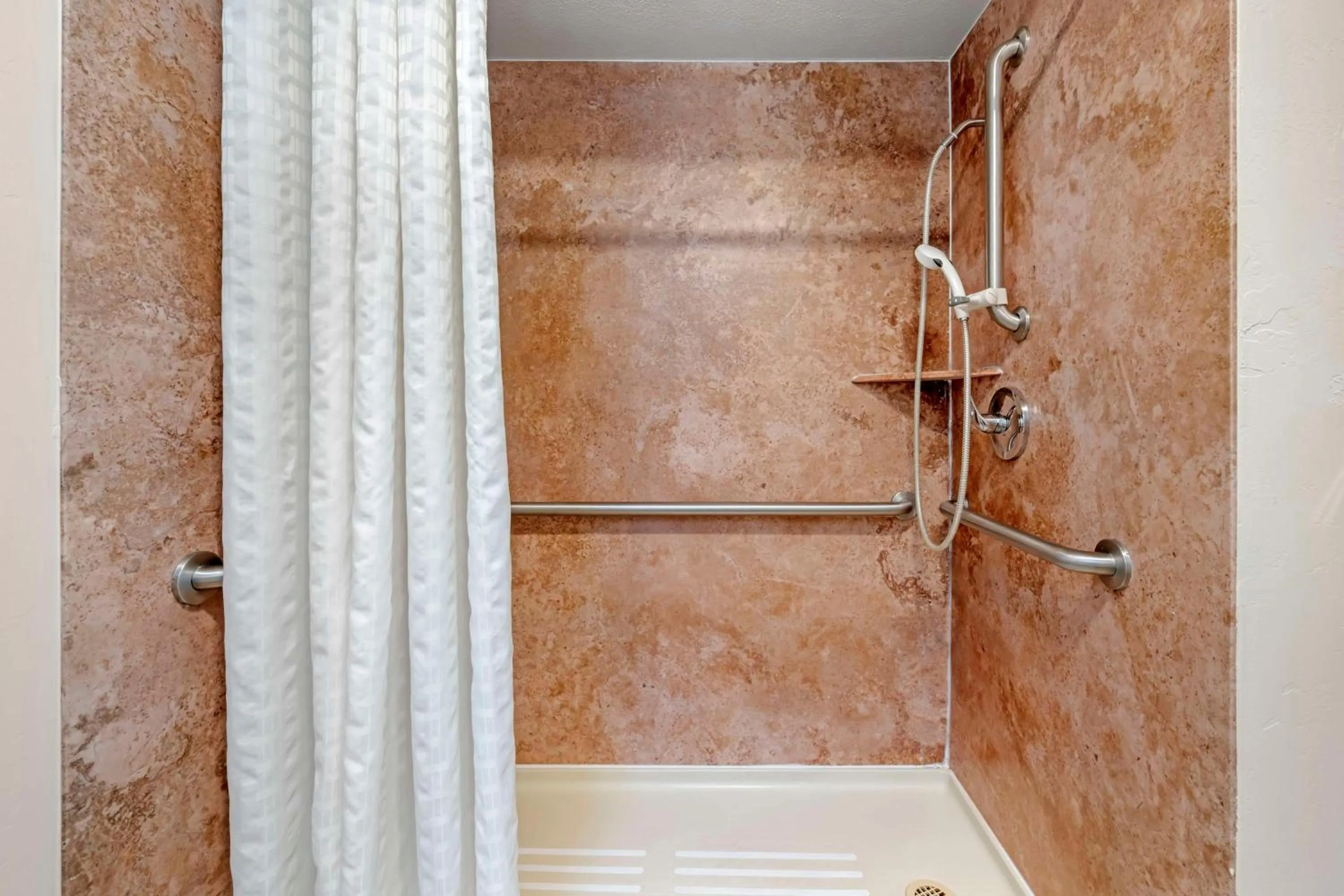 Bathroom in Best Western Prescottonian