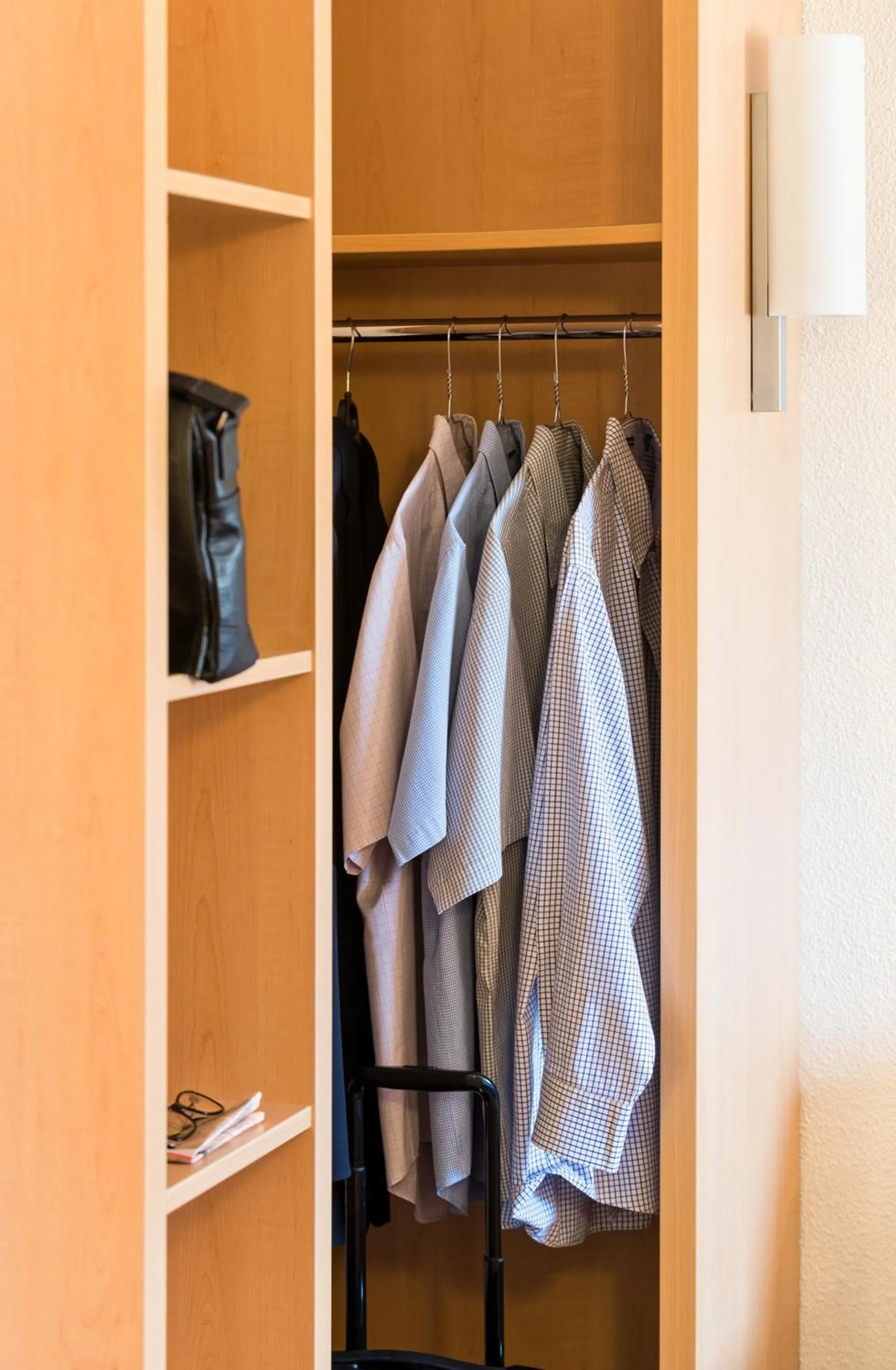 Bedroom in ibis Carlisle City Centre