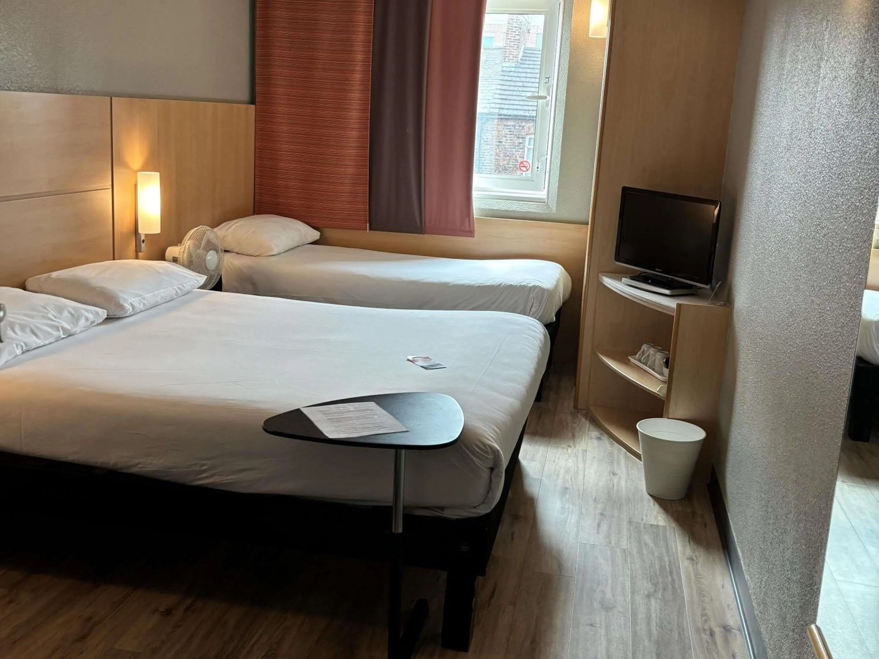 Bedroom, Bed in ibis Carlisle City Centre