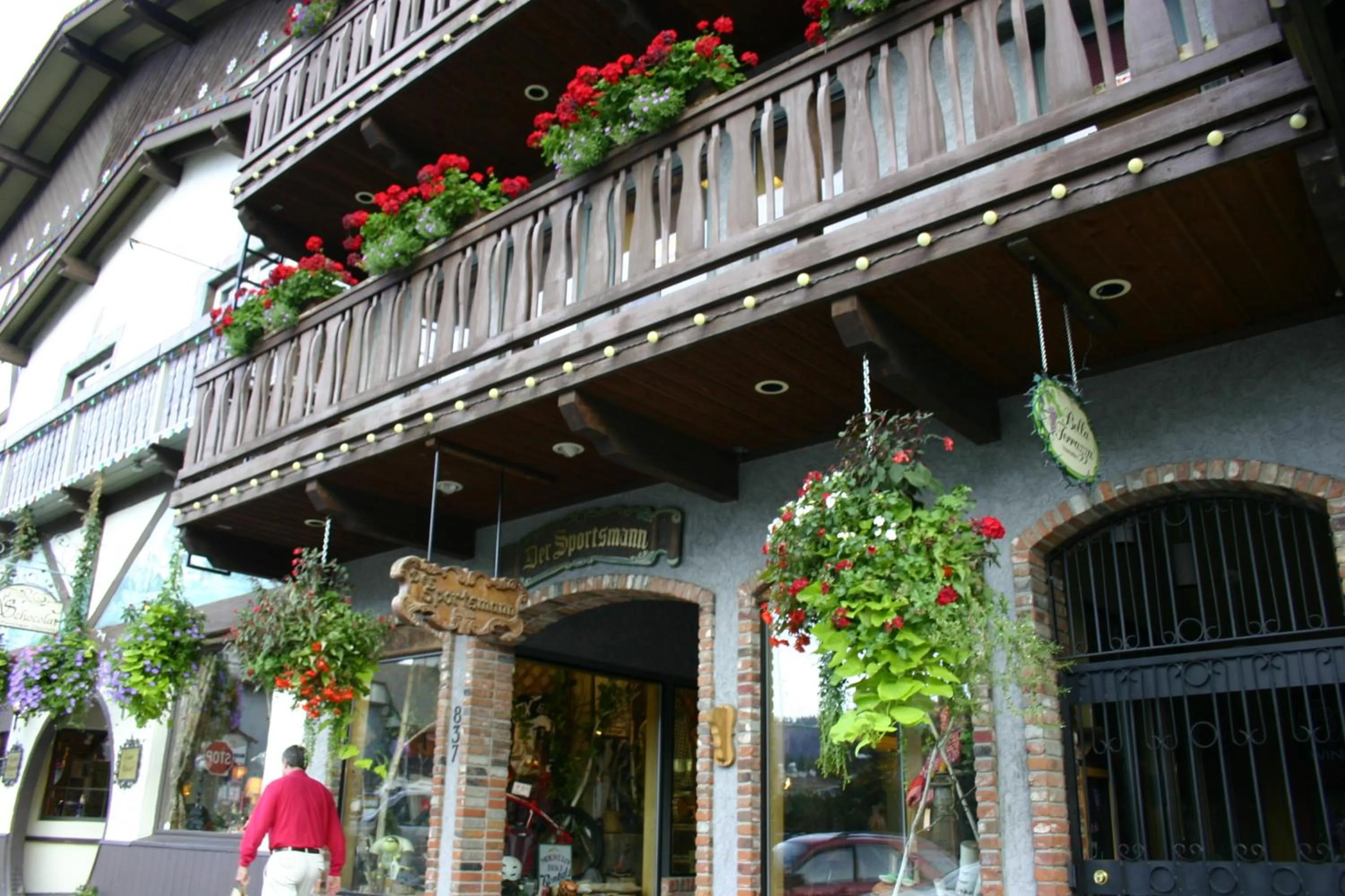 Facade/entrance in Der Sportsmann Suites