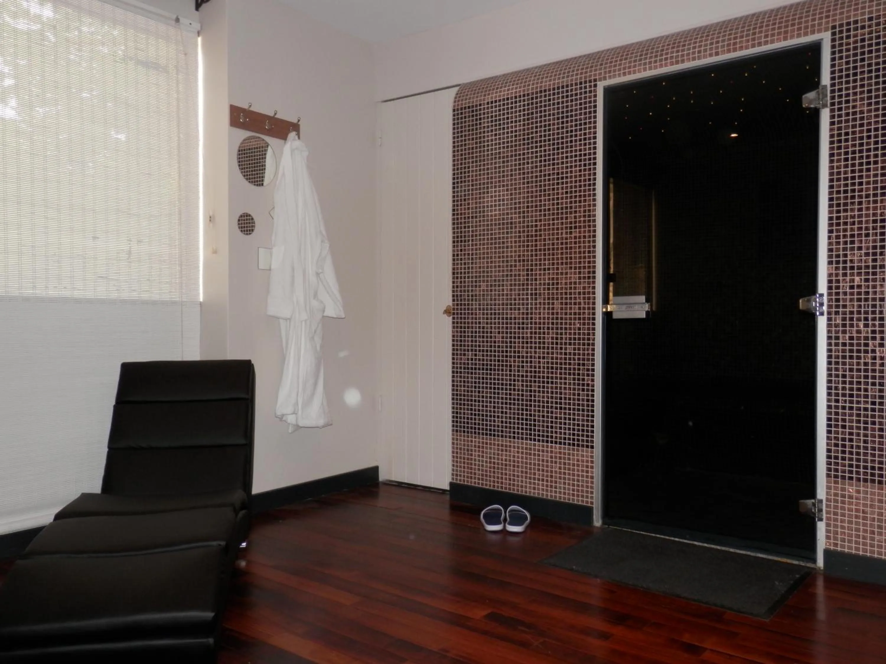 Steam room in Appart-hôtel Chanzy / Angoulême