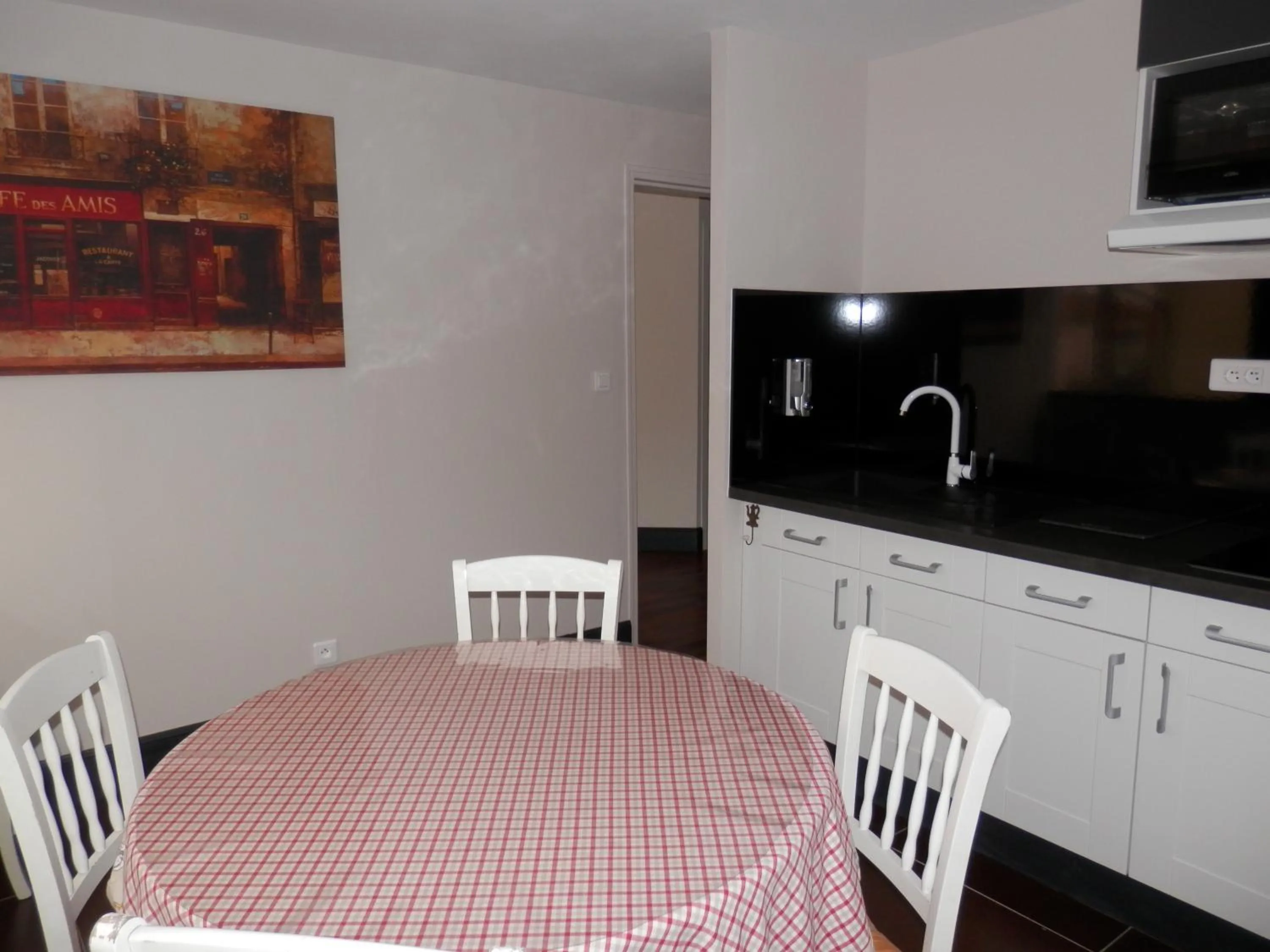 Kitchen or kitchenette in Appart-hôtel Chanzy / Angoulême