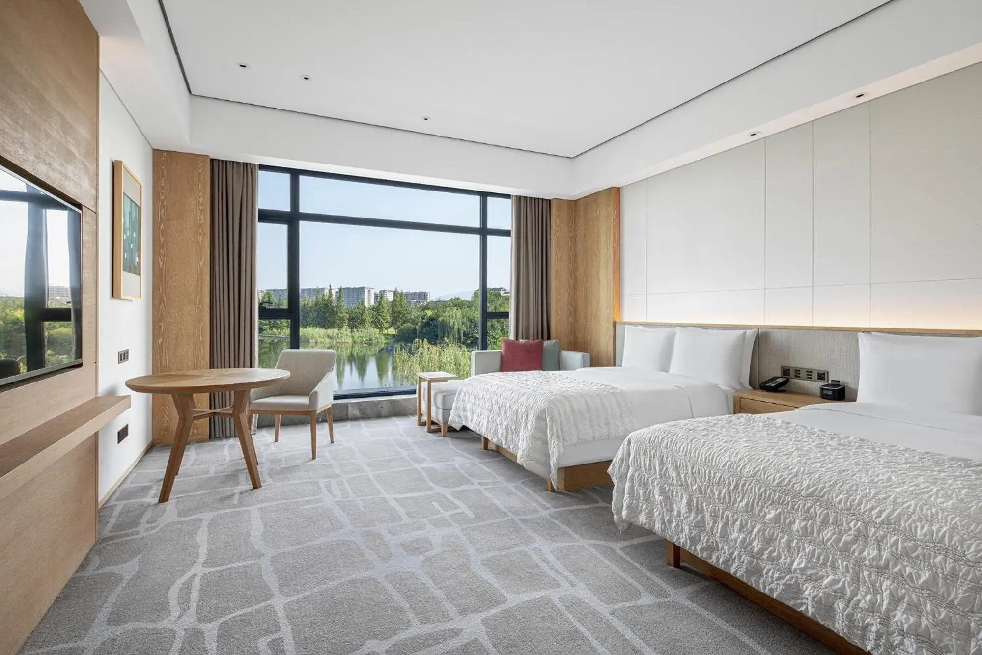 Deluxe Room in Le Meridien Emei Mountain Resort Deluxe Room in Le Meridien Emei Mountain Resort