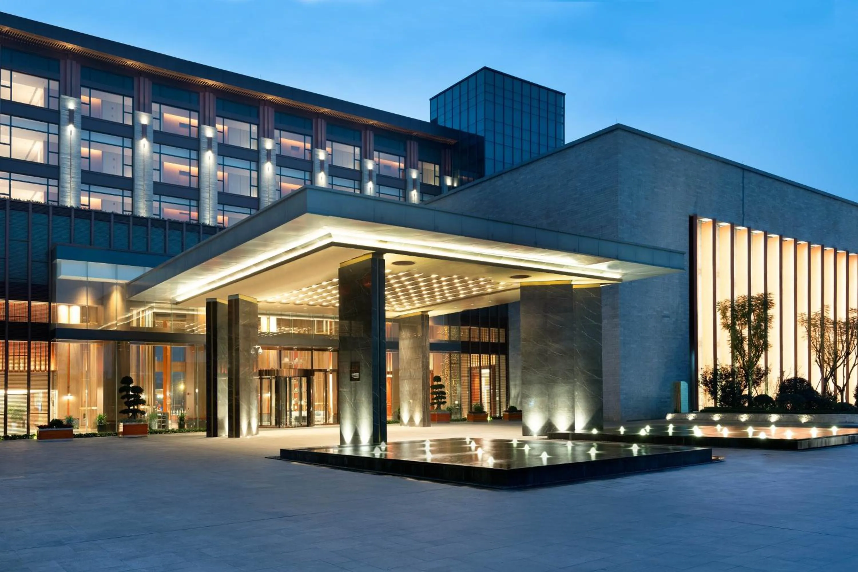 Property building in Le Meridien Emei Mountain Resort