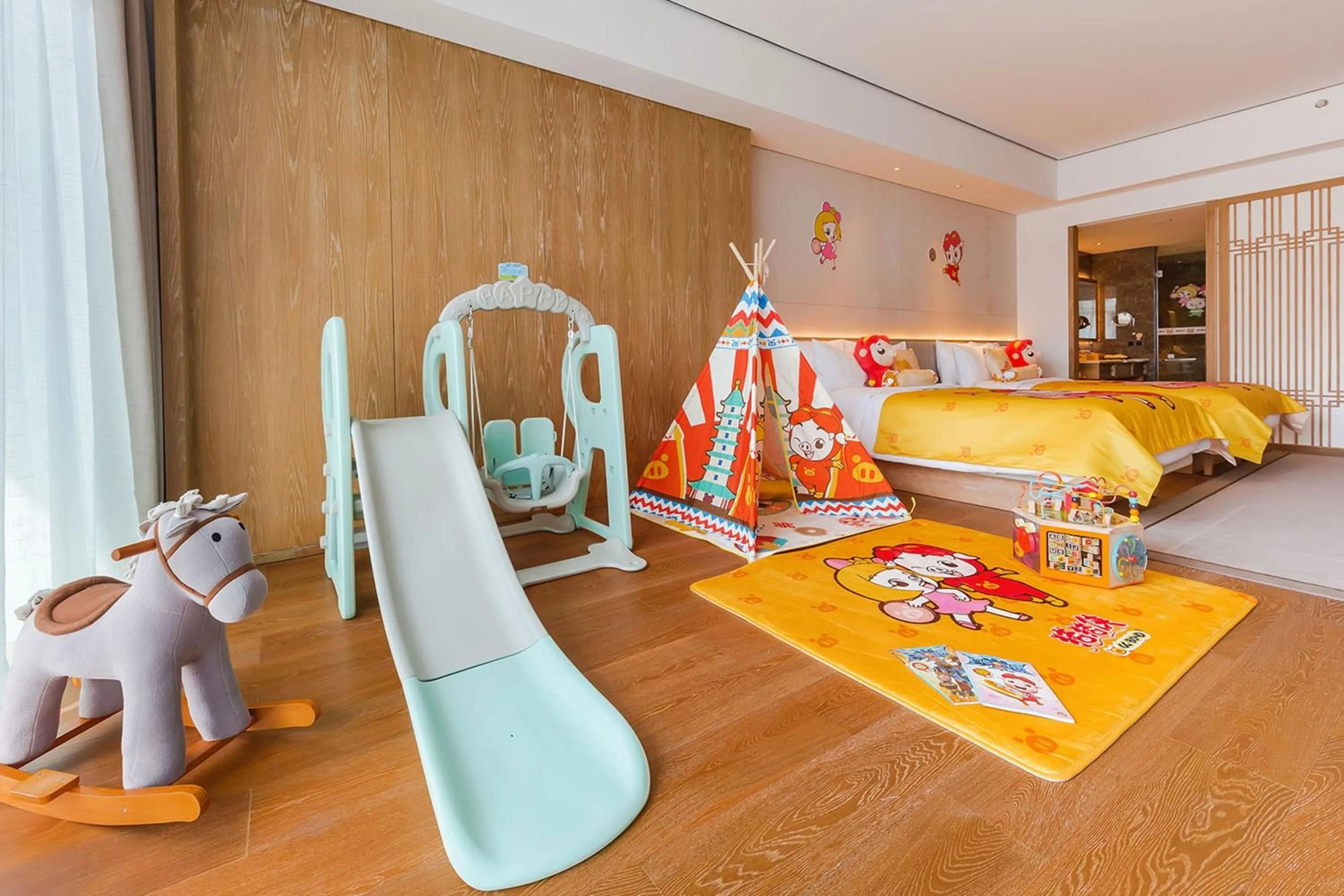 Photo of the whole room, Bed in Le Meridien Emei Mountain Resort