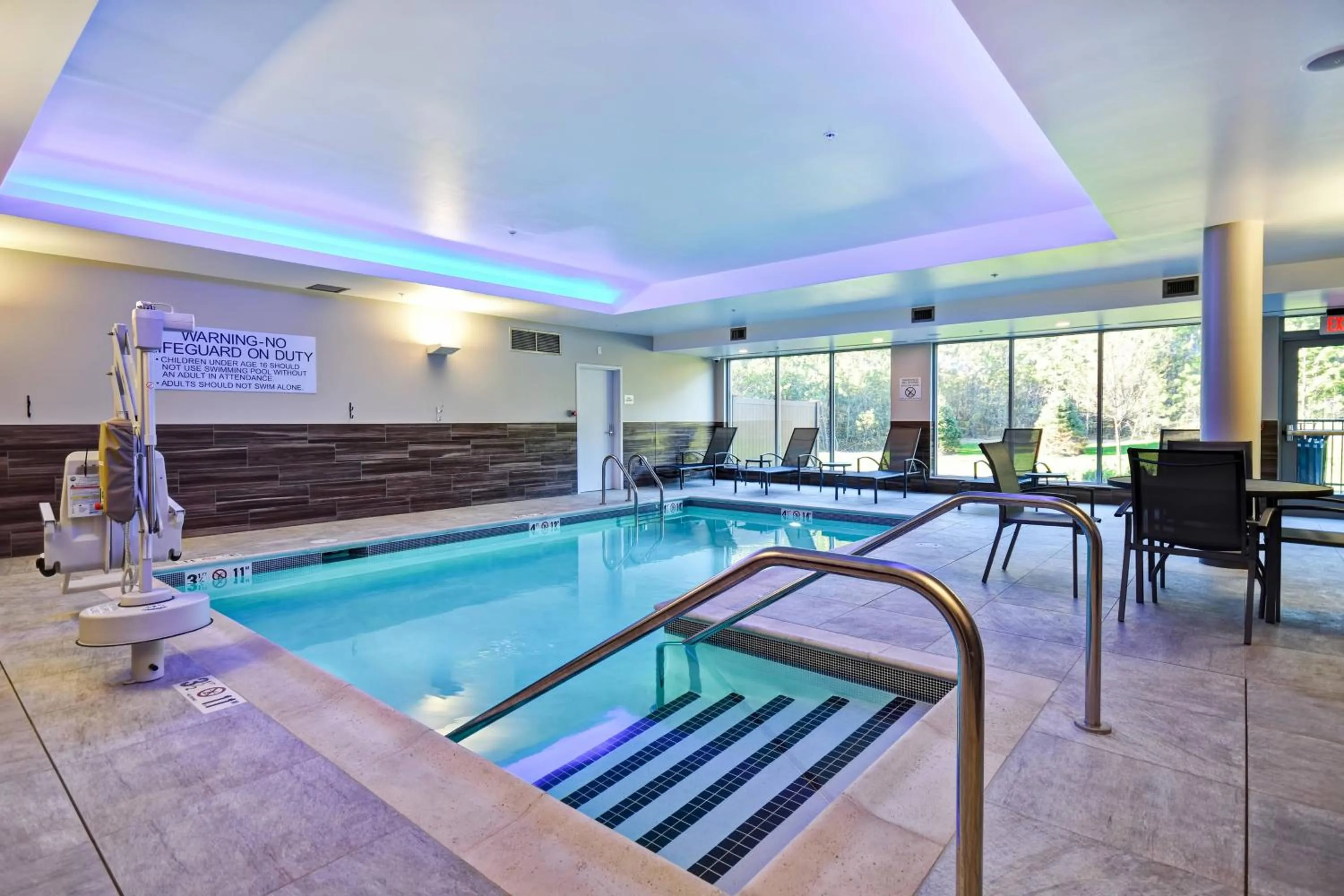 Swimming pool in Fairfield Inn & Suites by Marriott Plymouth