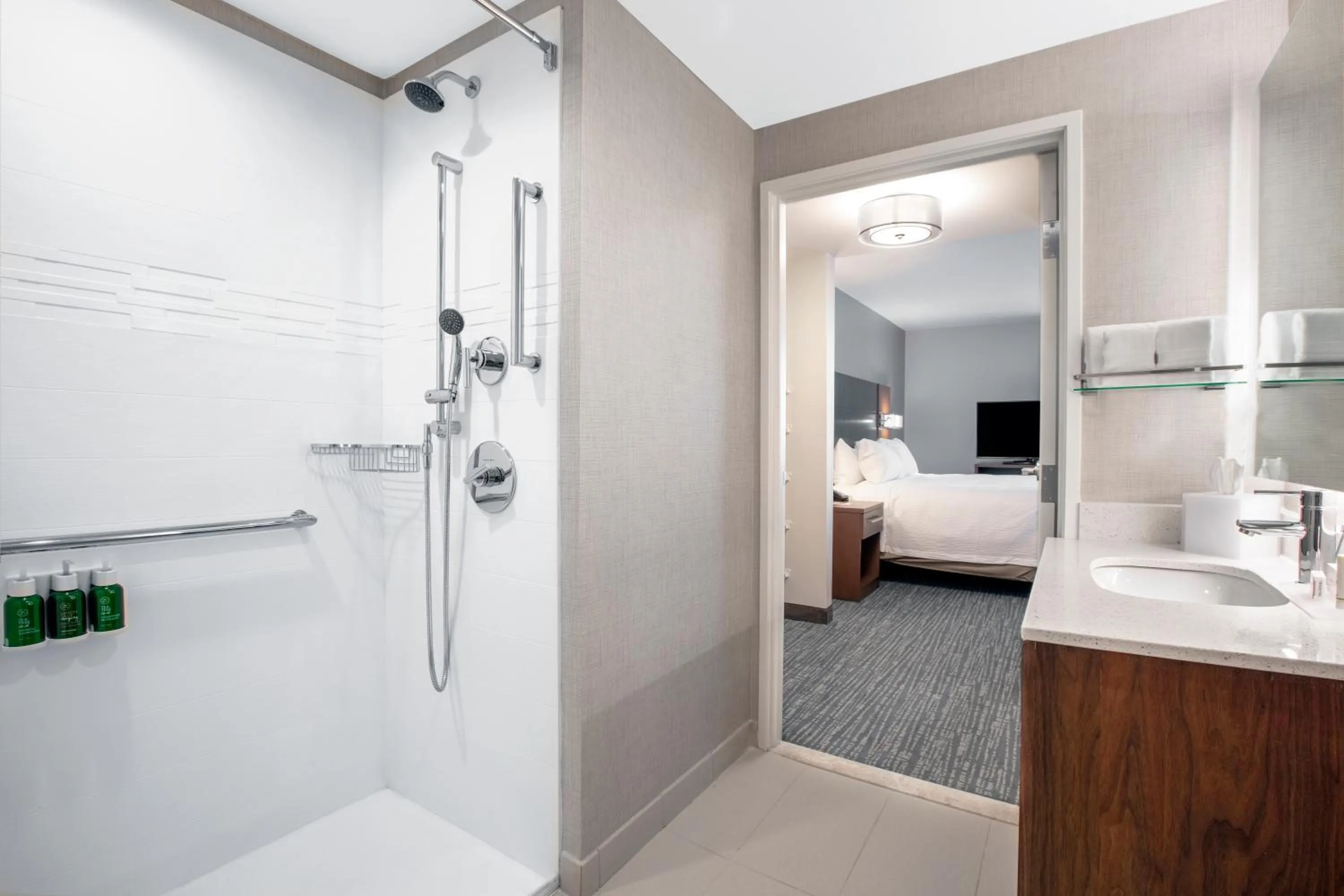 Shower, Bed in Residence Inn by Marriott Norwalk