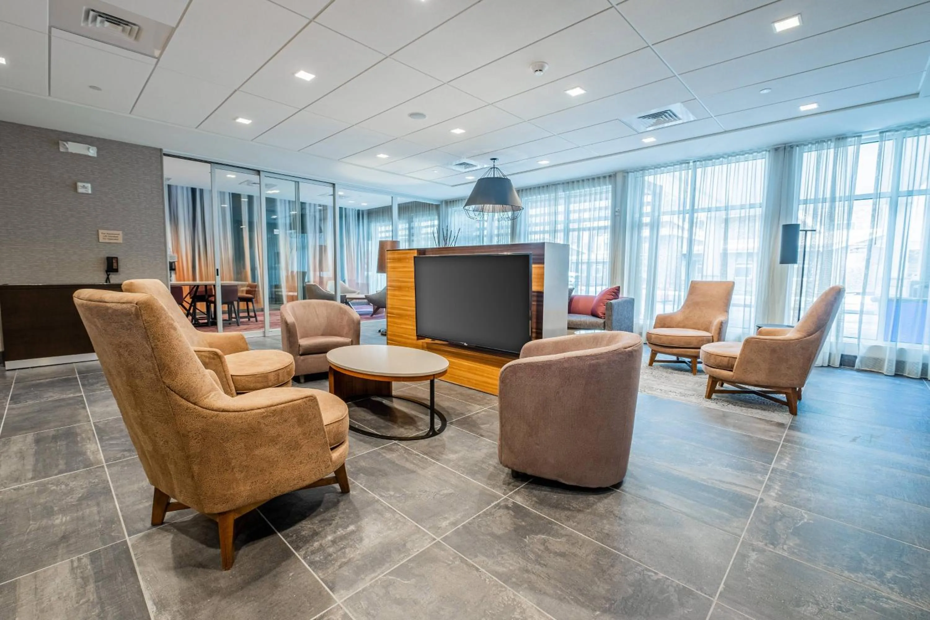 Lobby or reception in Courtyard by Marriott Toledo West