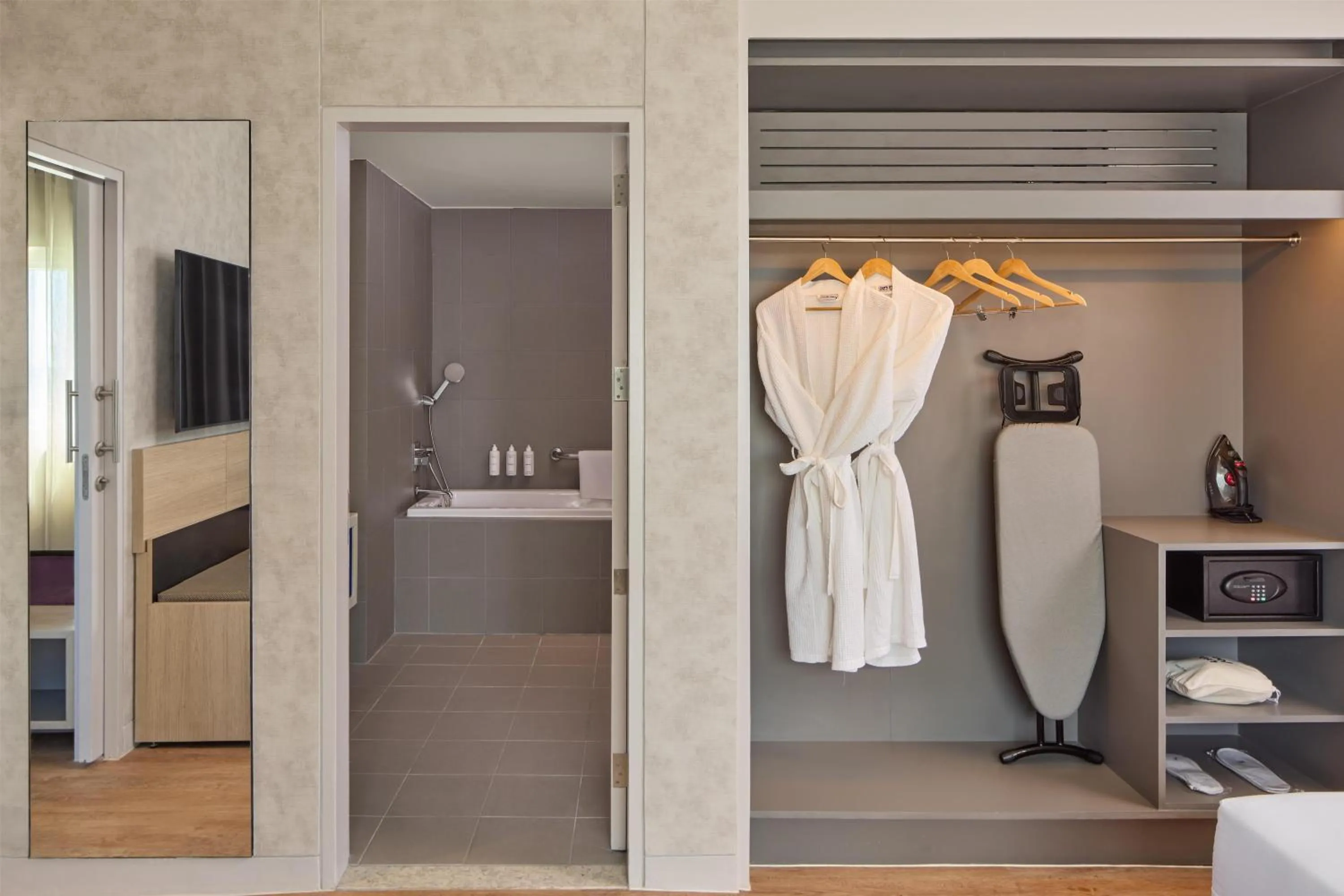 Photo of the whole room in Park Inn by Radisson Davao