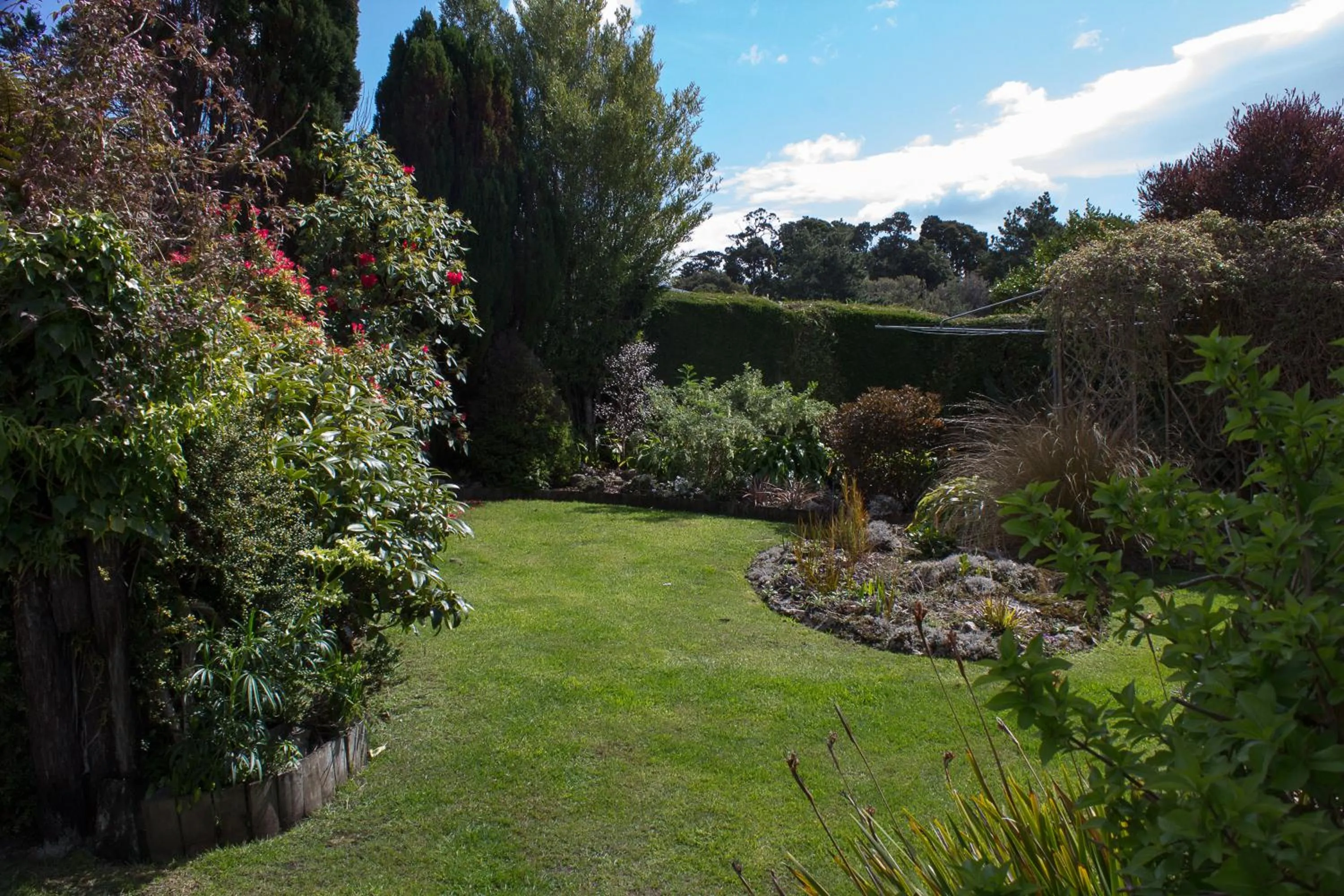 Garden in Kowhai Lane Lodge