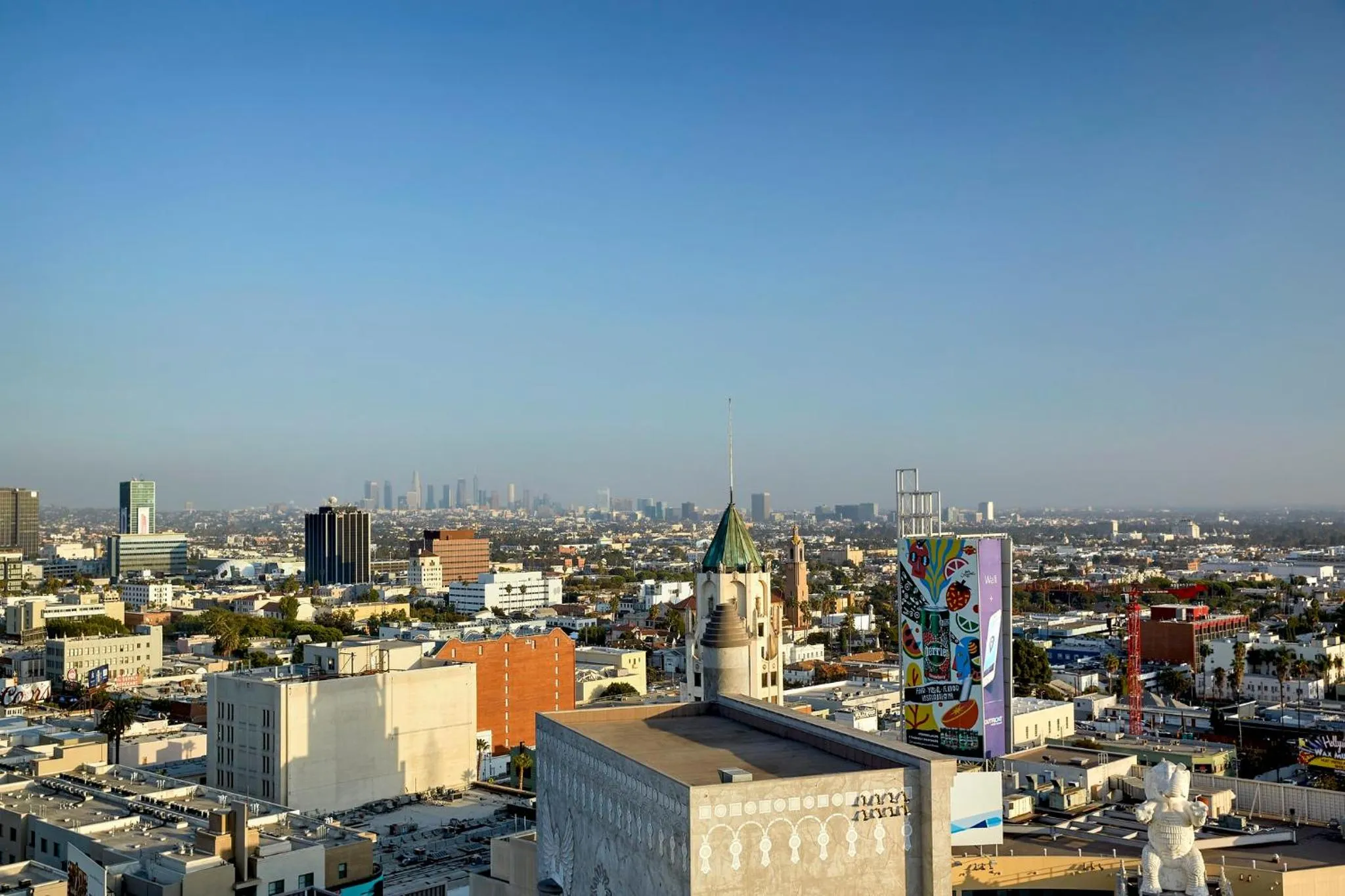 Photo of the whole room in Loews Hollywood Hotel