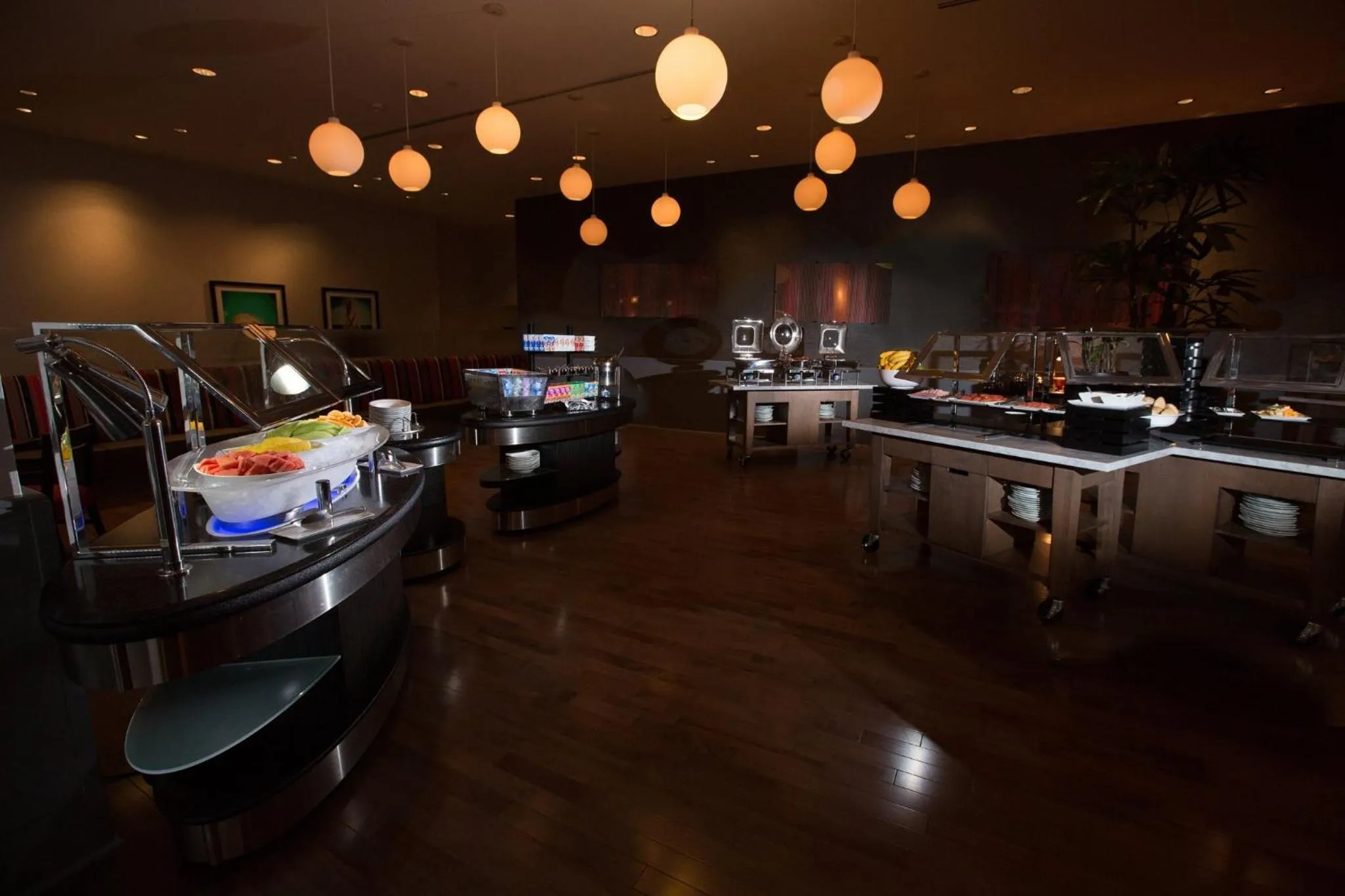 Restaurant/places to eat in Loews Hollywood Hotel