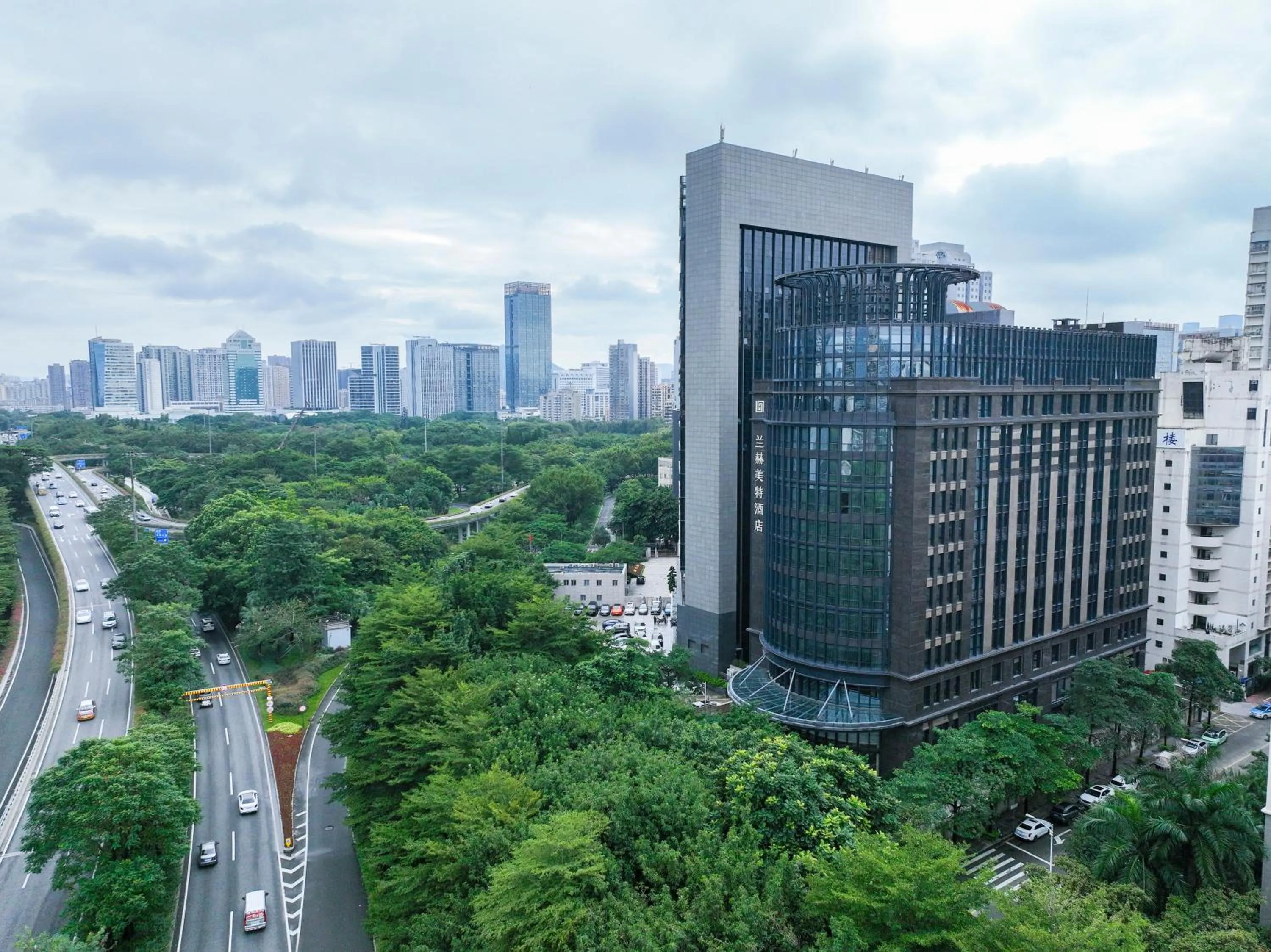 Property building in Shenzhen Nanshan L'Hermitage