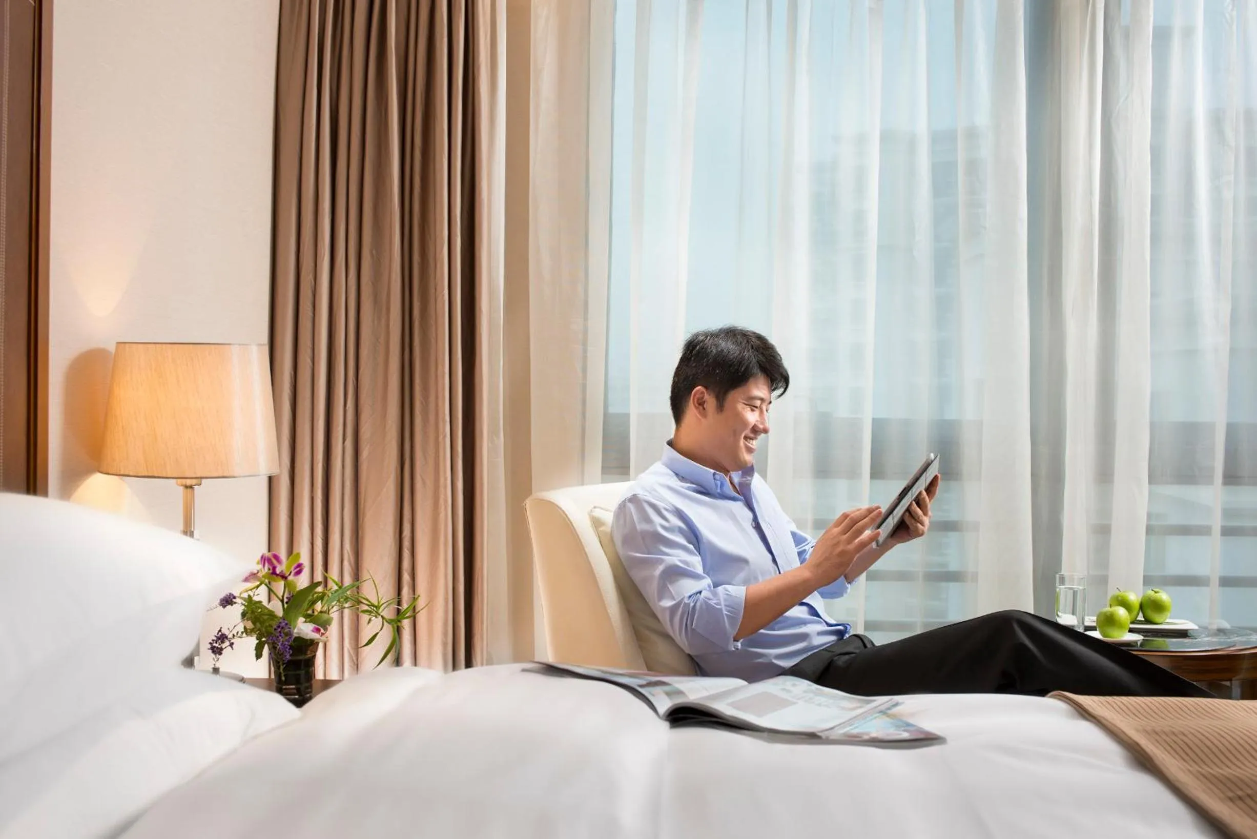 Bed in Shenzhen Nanshan L'Hermitage