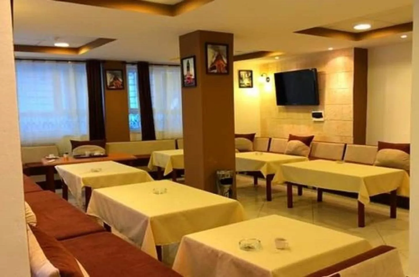 Restaurant/places to eat in LES 2 HORLOGES