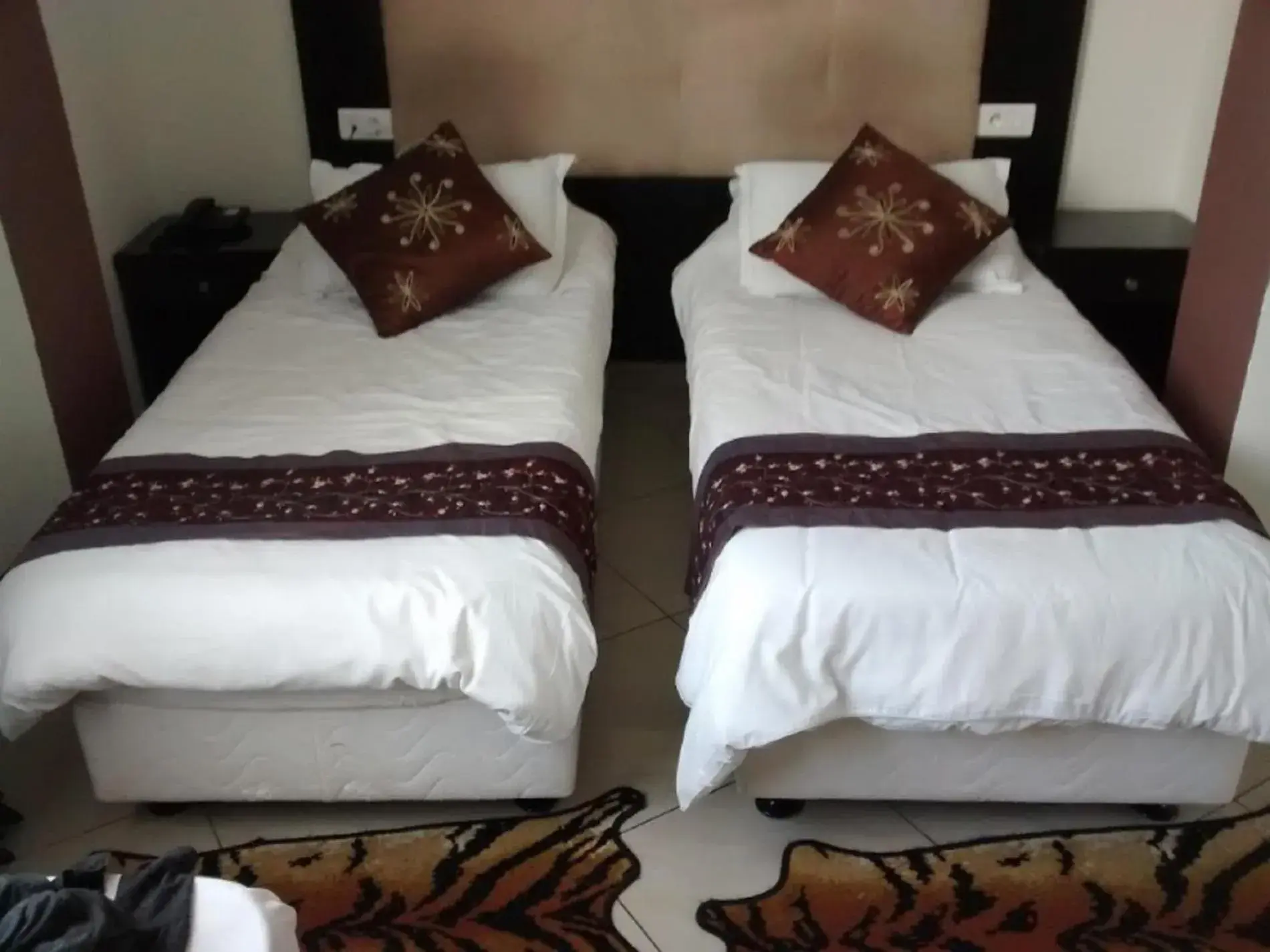 Twin Room in LES 2 HORLOGES Twin Room in LES 2 HORLOGES